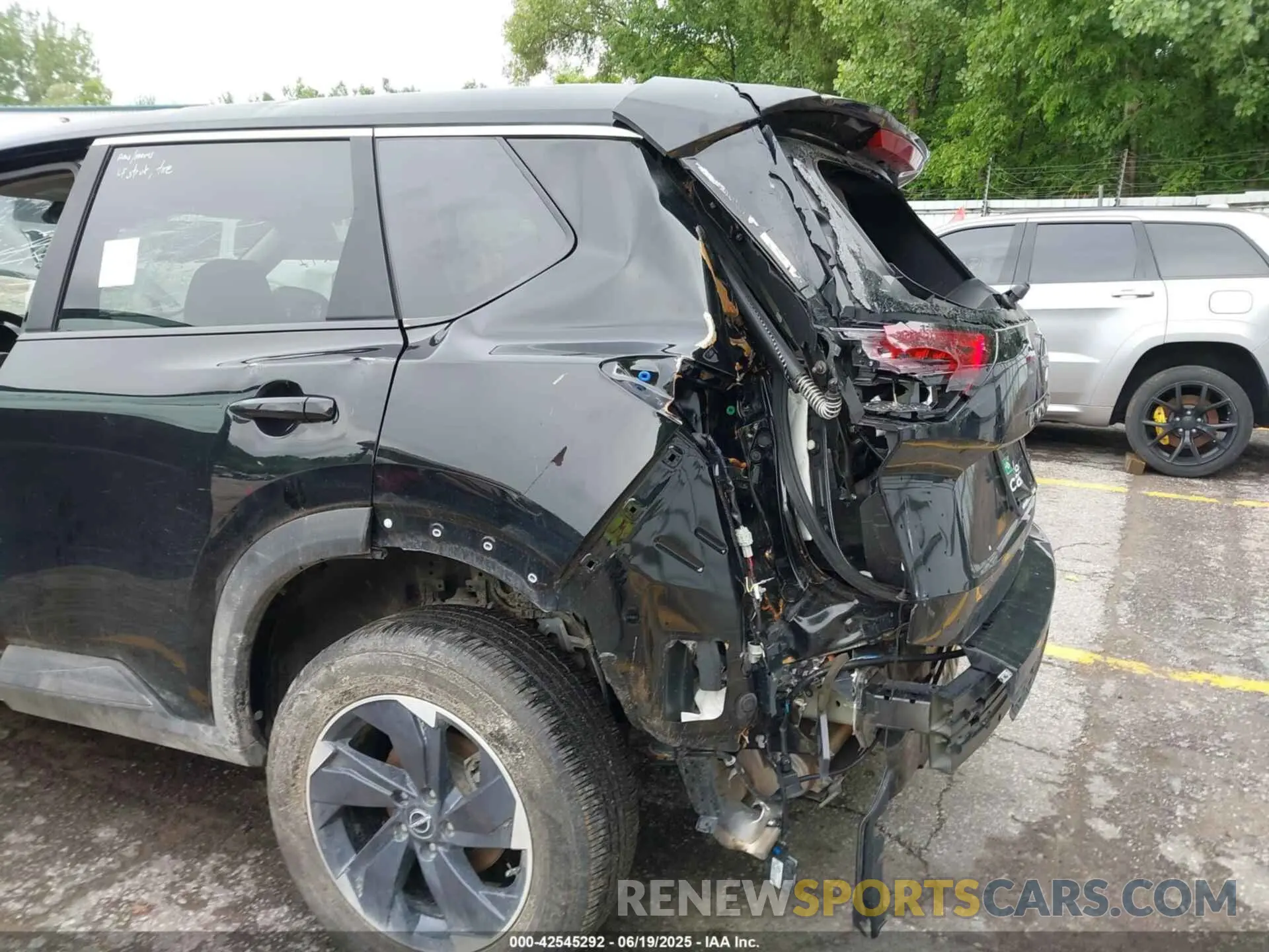 17 Photograph of a damaged car 5N1BT3BA6RC689265 NISSAN ROGUE 2024