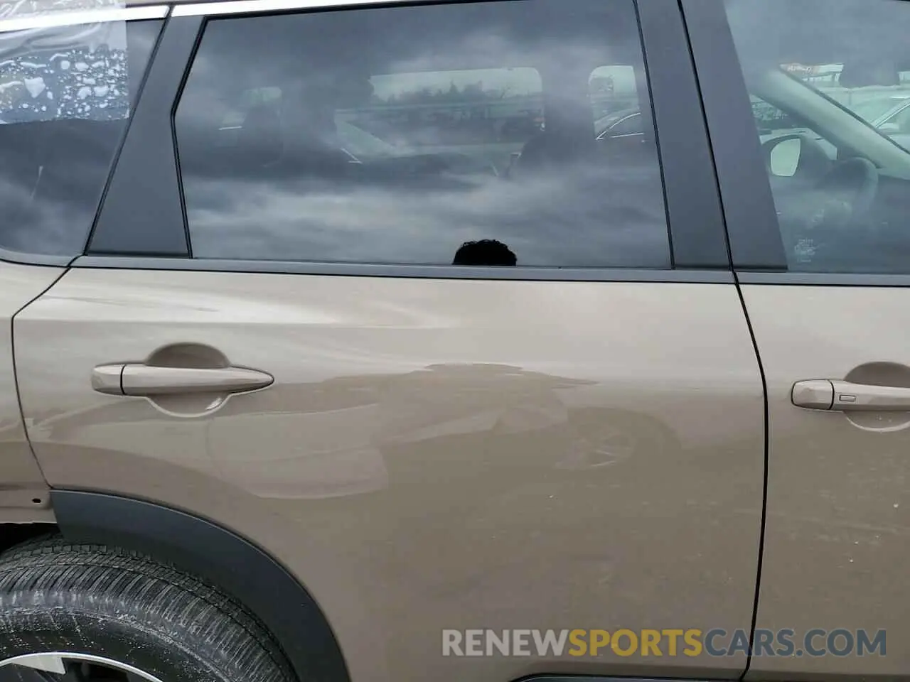 10 Photograph of a damaged car 5N1BT3BA6RC739887 NISSAN ROGUE 2024