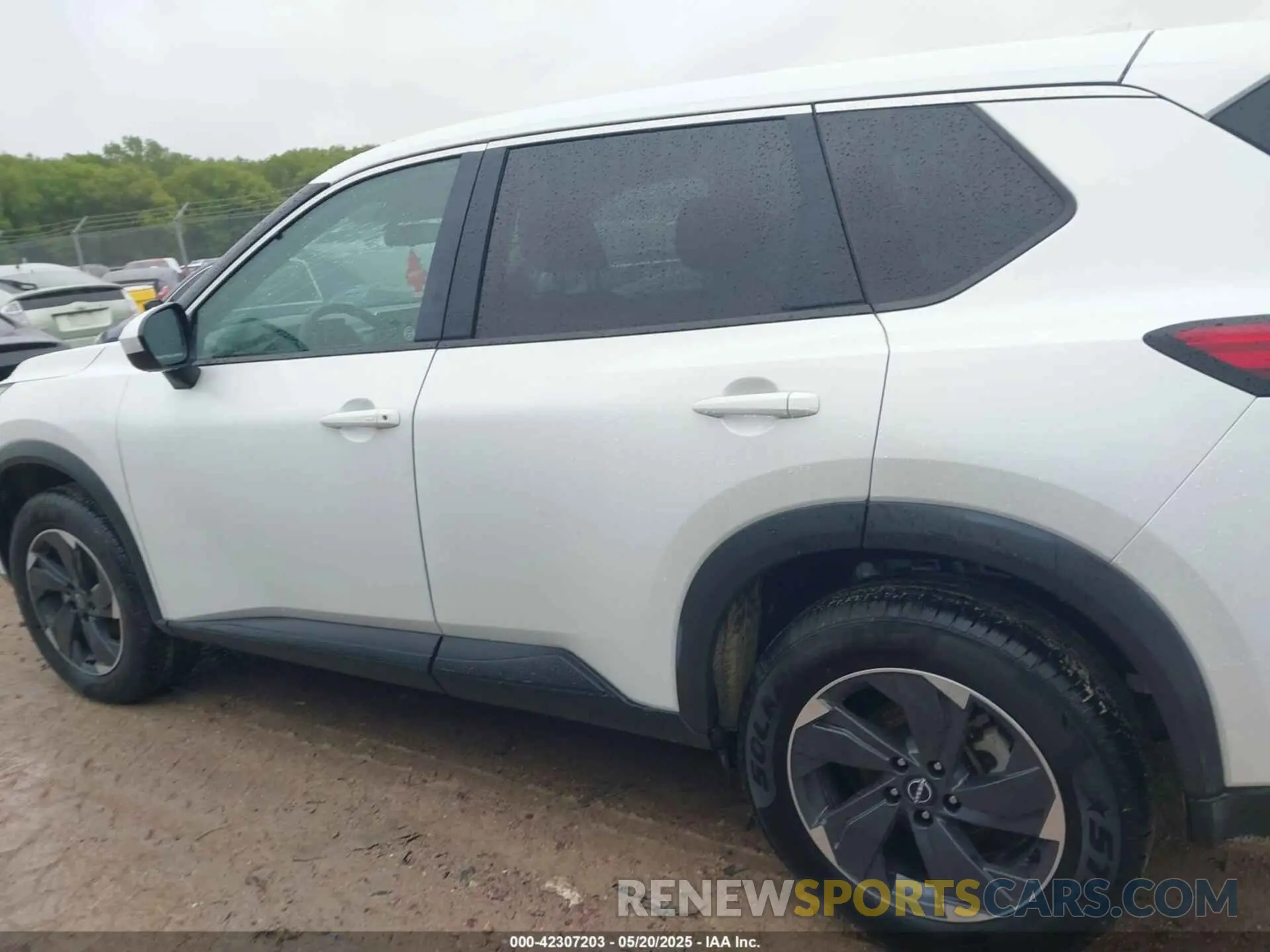 14 Photograph of a damaged car 5N1BT3BA7RC682616 NISSAN ROGUE 2024