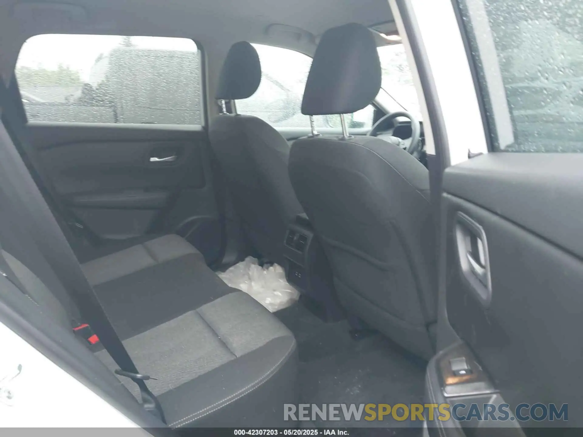 8 Photograph of a damaged car 5N1BT3BA7RC682616 NISSAN ROGUE 2024