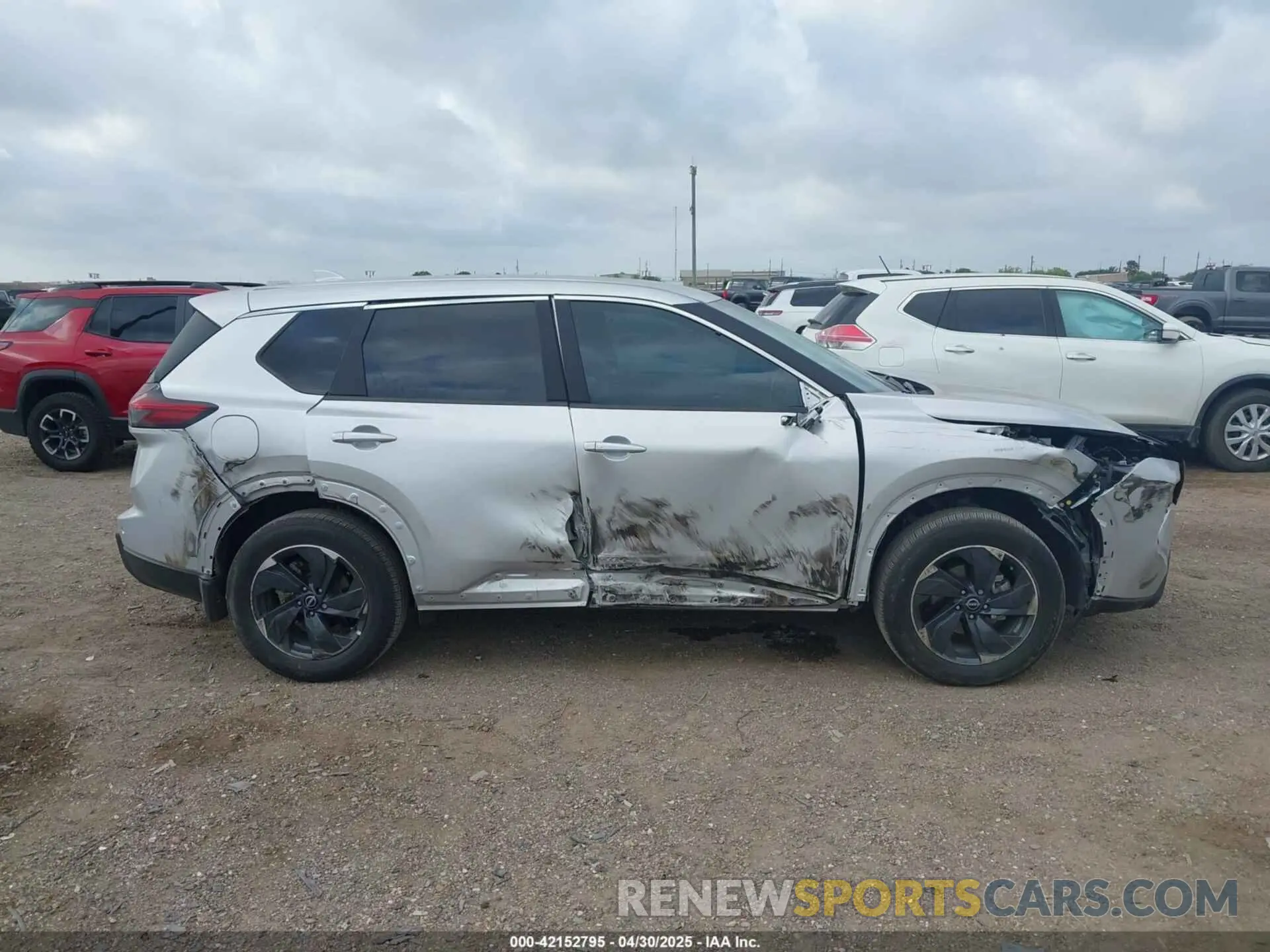 13 Photograph of a damaged car 5N1BT3BA7RC758366 NISSAN ROGUE 2024