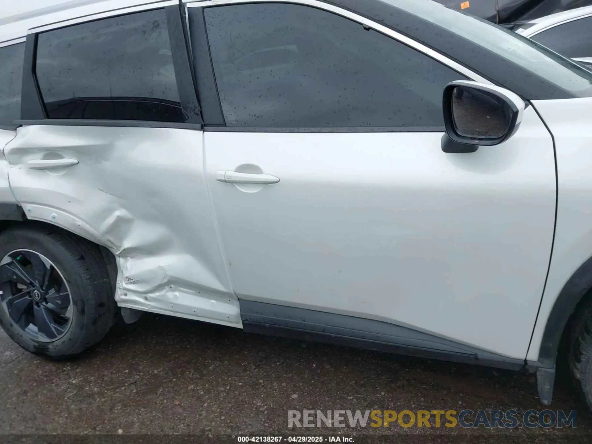 13 Photograph of a damaged car 5N1BT3BA8RC744847 NISSAN ROGUE 2024