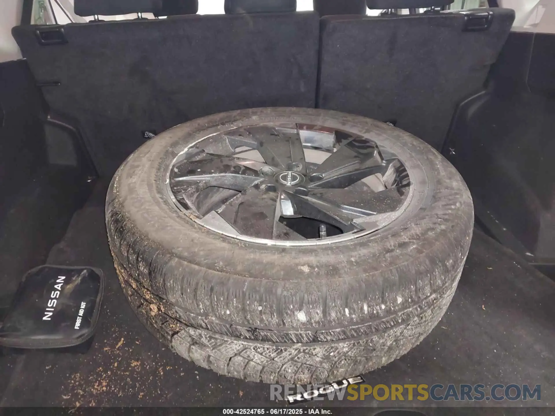 12 Photograph of a damaged car 5N1BT3BB0RC701399 NISSAN ROGUE 2024