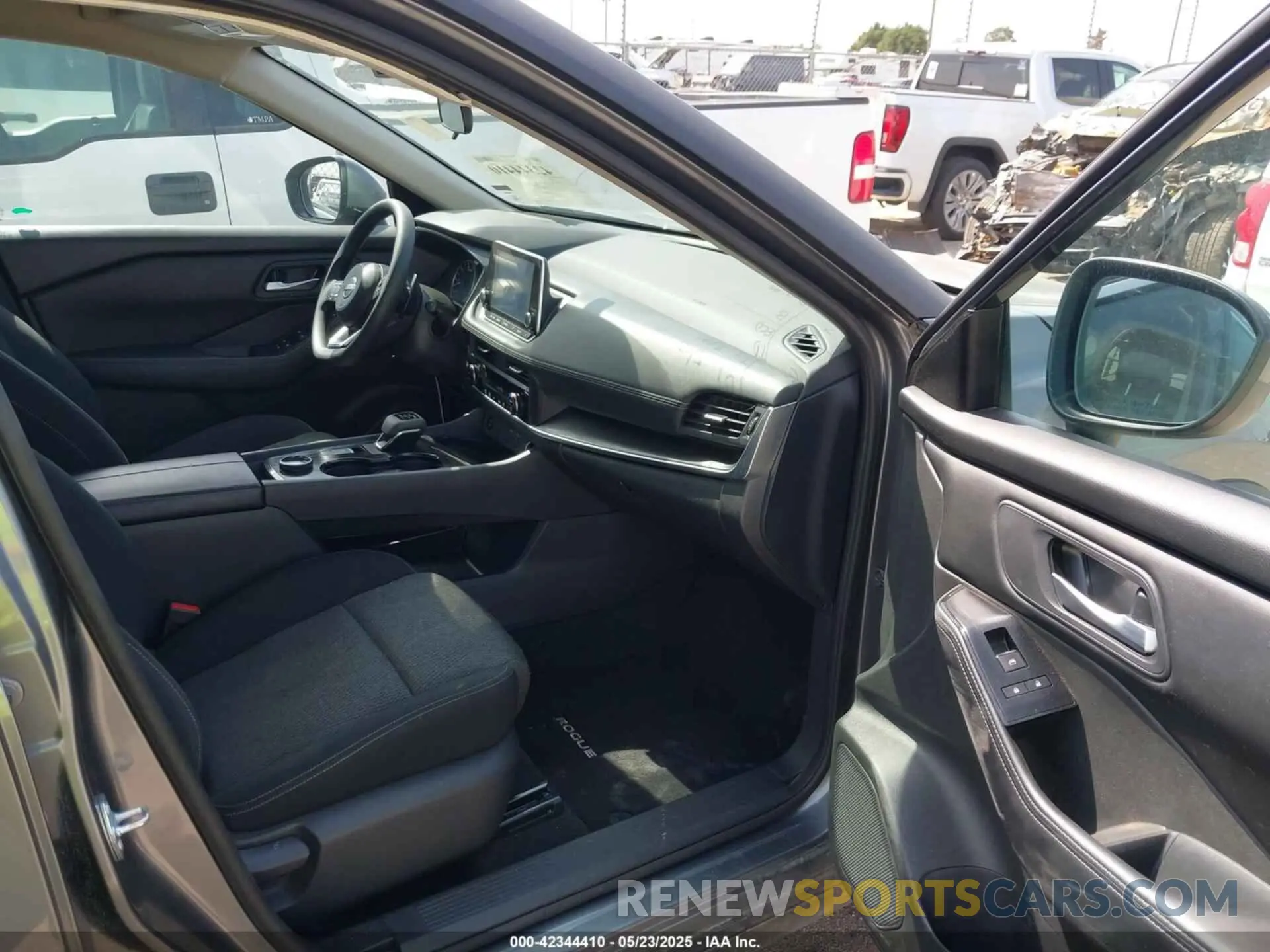 5 Photograph of a damaged car 5N1BT3BB1RC708927 NISSAN ROGUE 2024