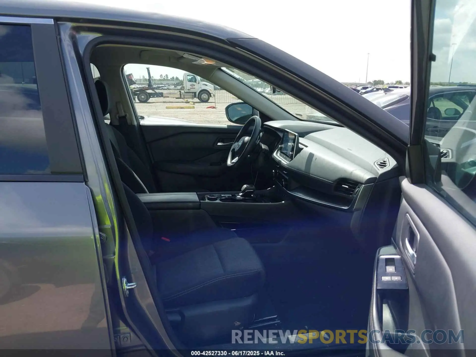 5 Photograph of a damaged car 5N1BT3BB1RC721872 NISSAN ROGUE 2024