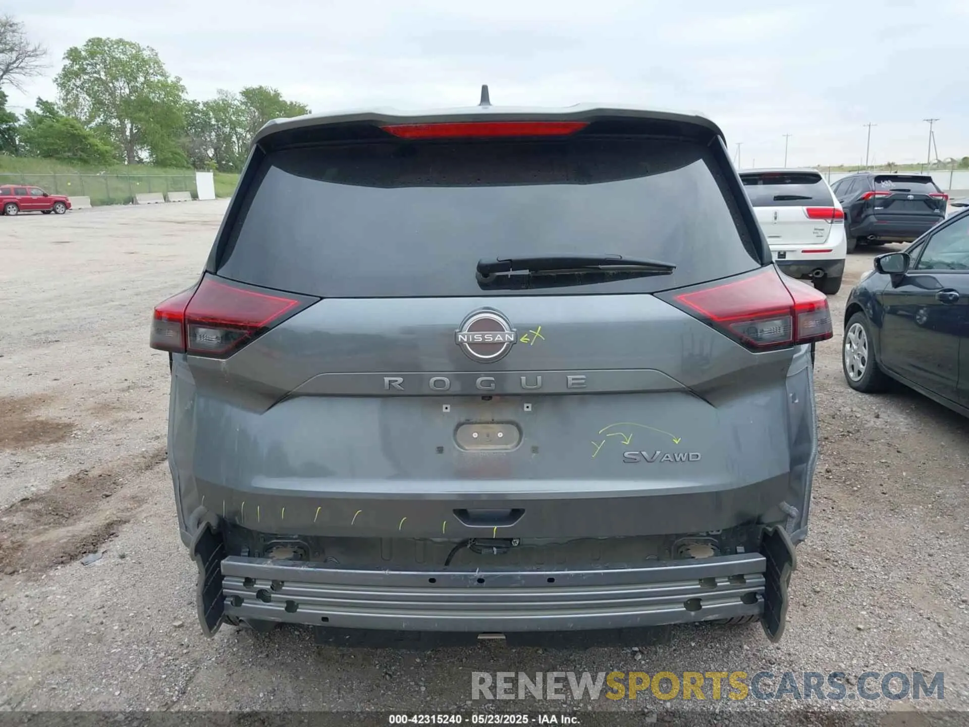 17 Photograph of a damaged car 5N1BT3BB3RC695923 NISSAN ROGUE 2024