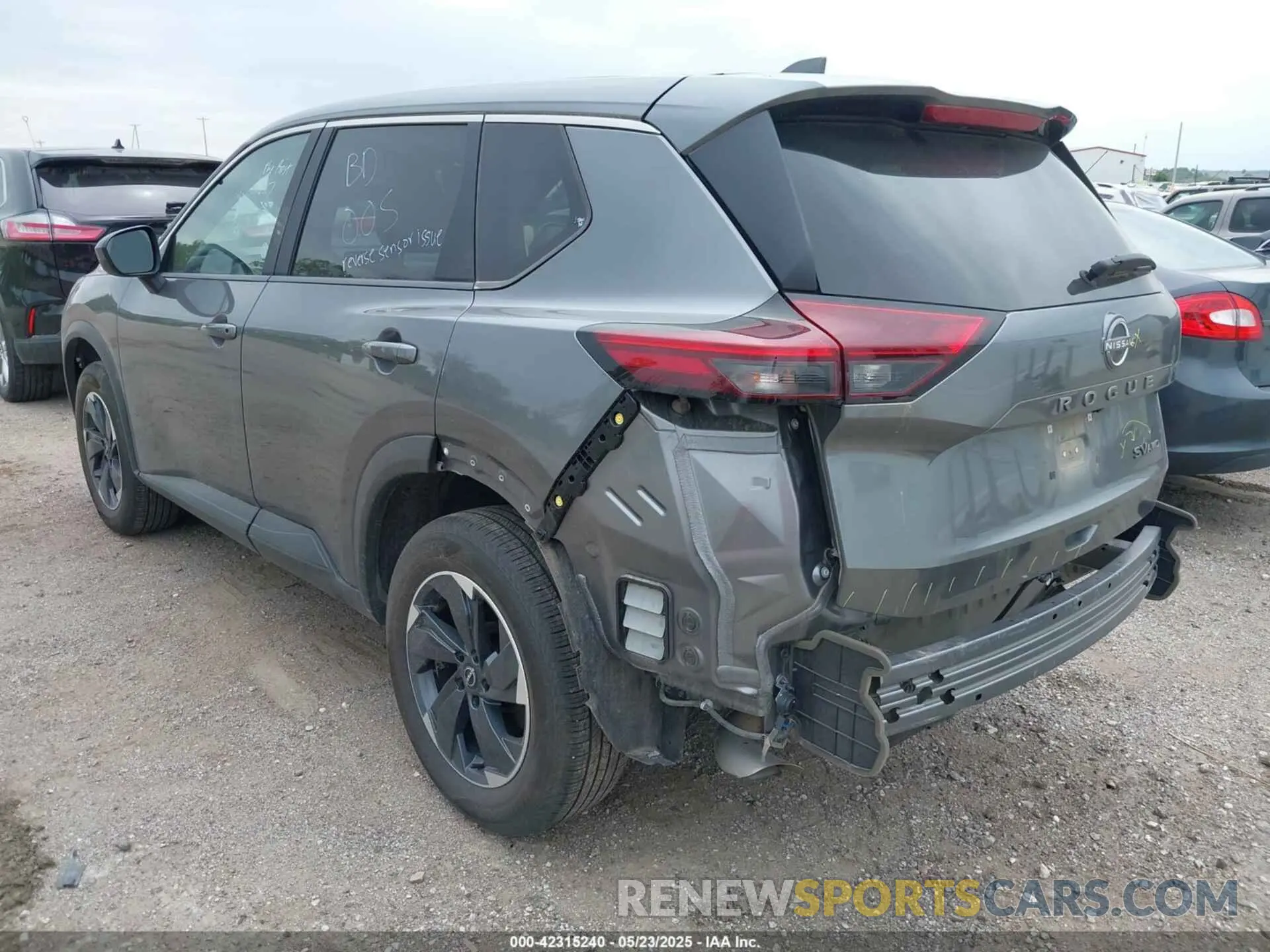 3 Photograph of a damaged car 5N1BT3BB3RC695923 NISSAN ROGUE 2024