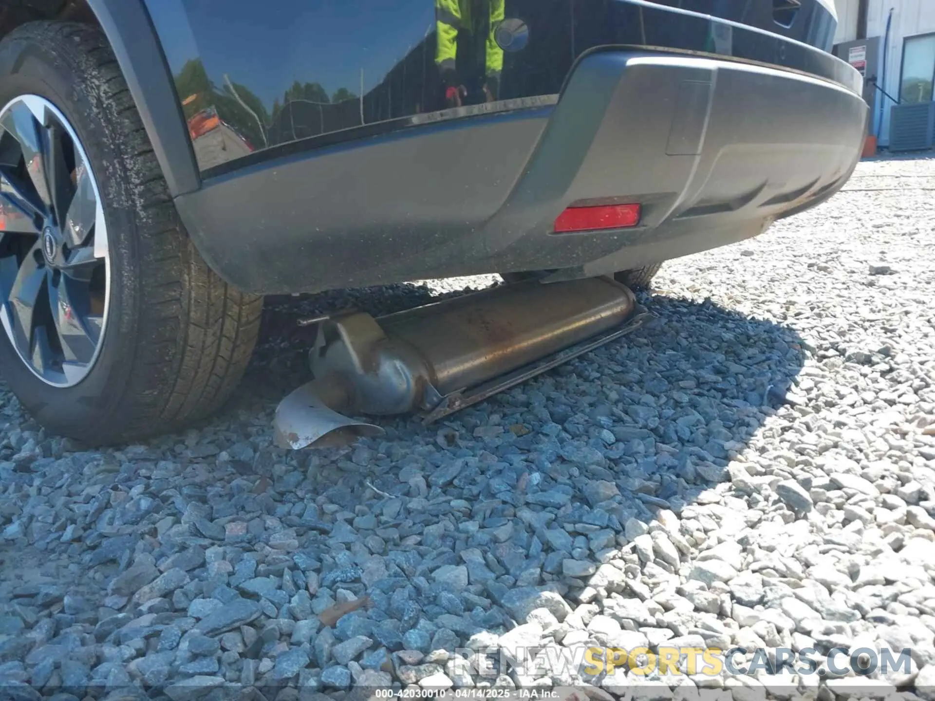 18 Photograph of a damaged car 5N1BT3BB3RC707679 NISSAN ROGUE 2024
