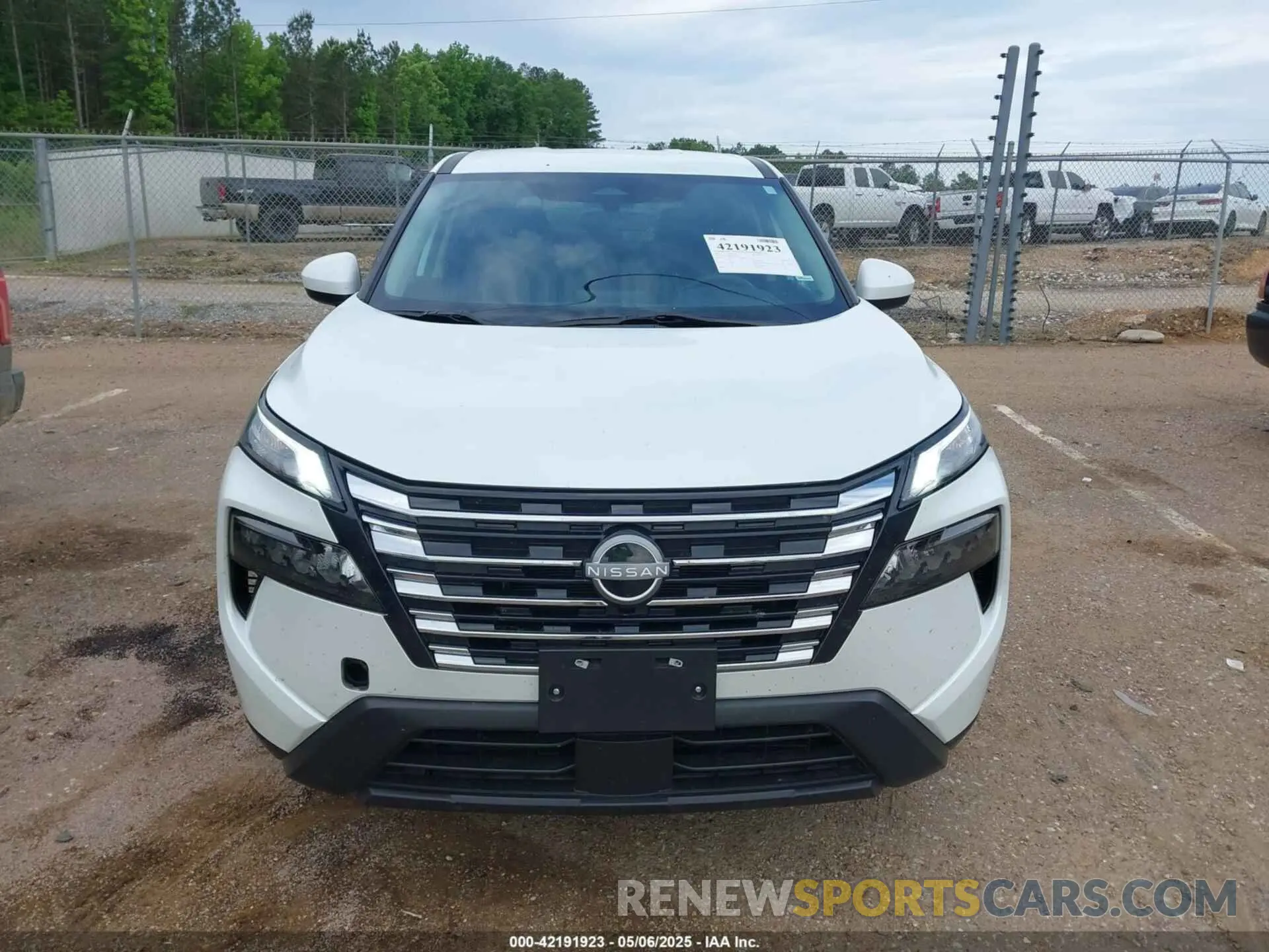 13 Photograph of a damaged car 5N1BT3BB4RC692397 NISSAN ROGUE 2024
