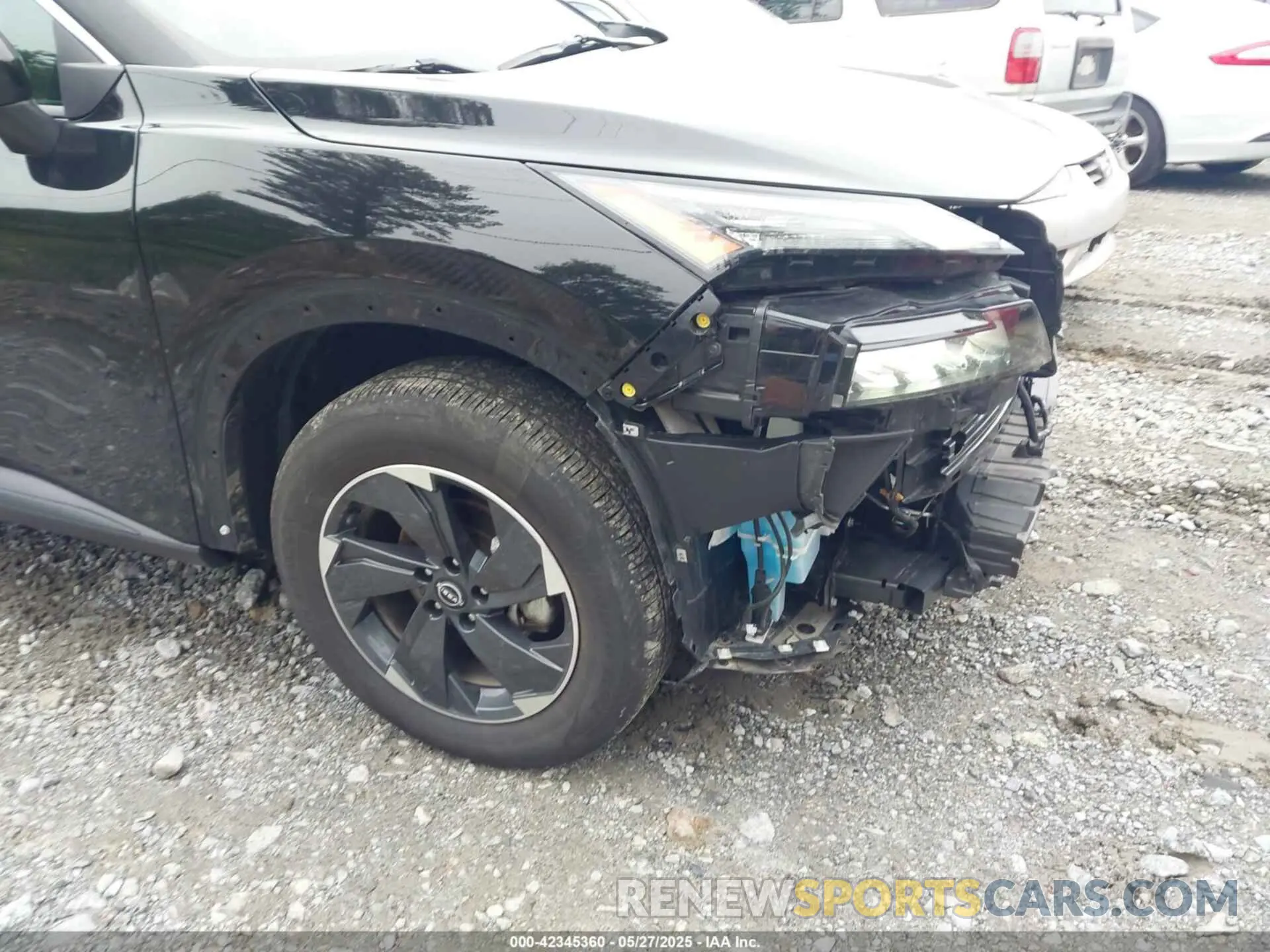 18 Photograph of a damaged car 5N1BT3BB7RC693317 NISSAN ROGUE 2024