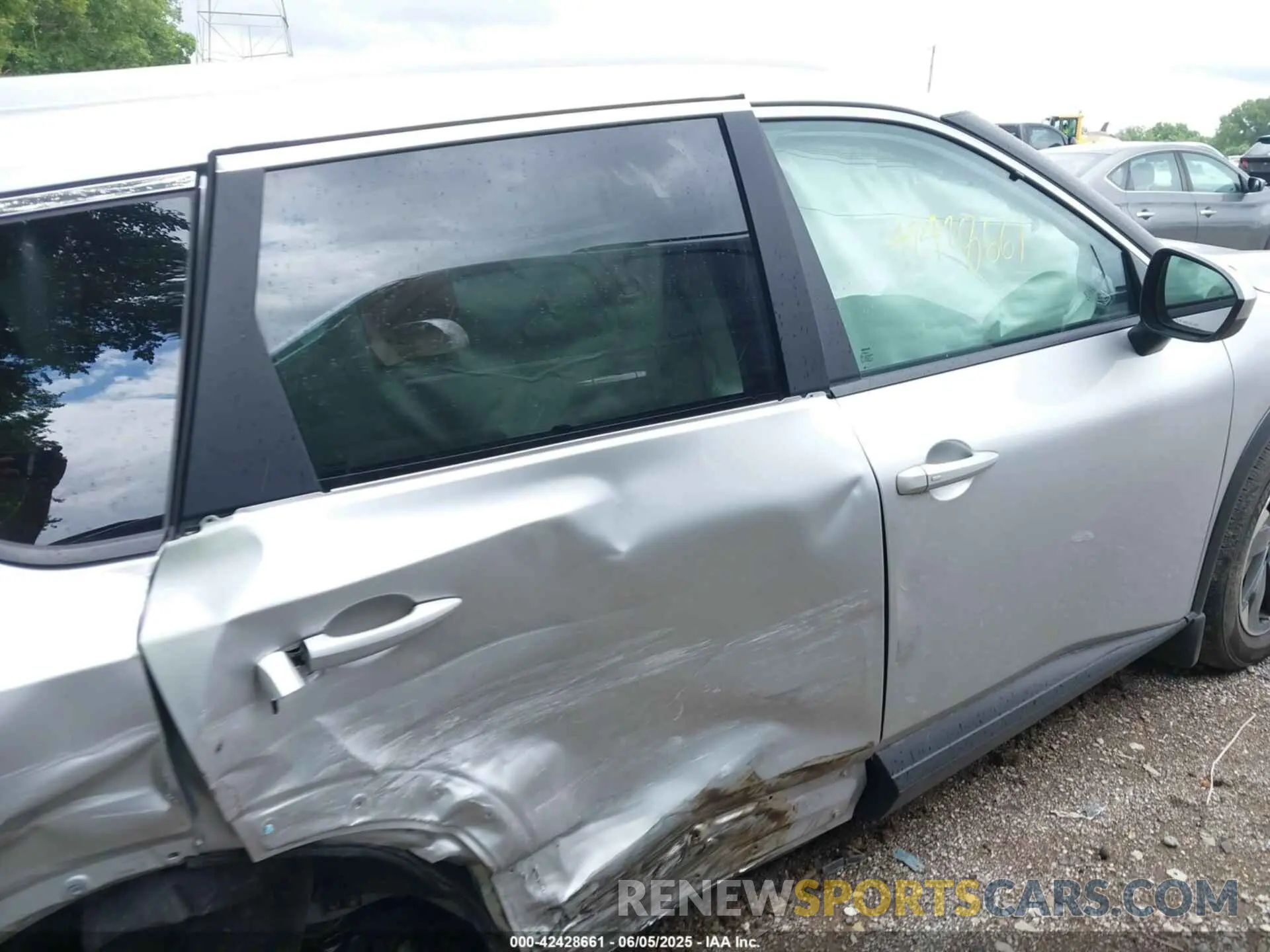 14 Photograph of a damaged car 5N1BT3BB7RC747828 NISSAN ROGUE 2024