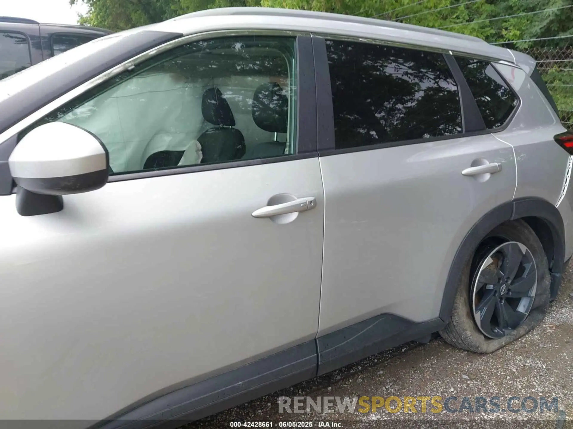15 Photograph of a damaged car 5N1BT3BB7RC747828 NISSAN ROGUE 2024