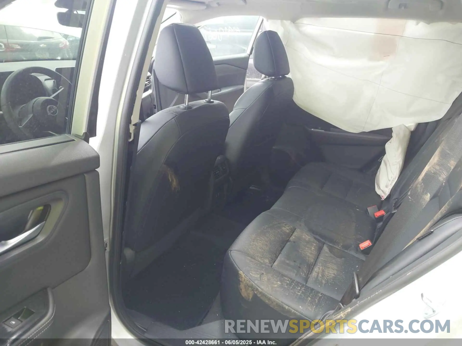 8 Photograph of a damaged car 5N1BT3BB7RC747828 NISSAN ROGUE 2024