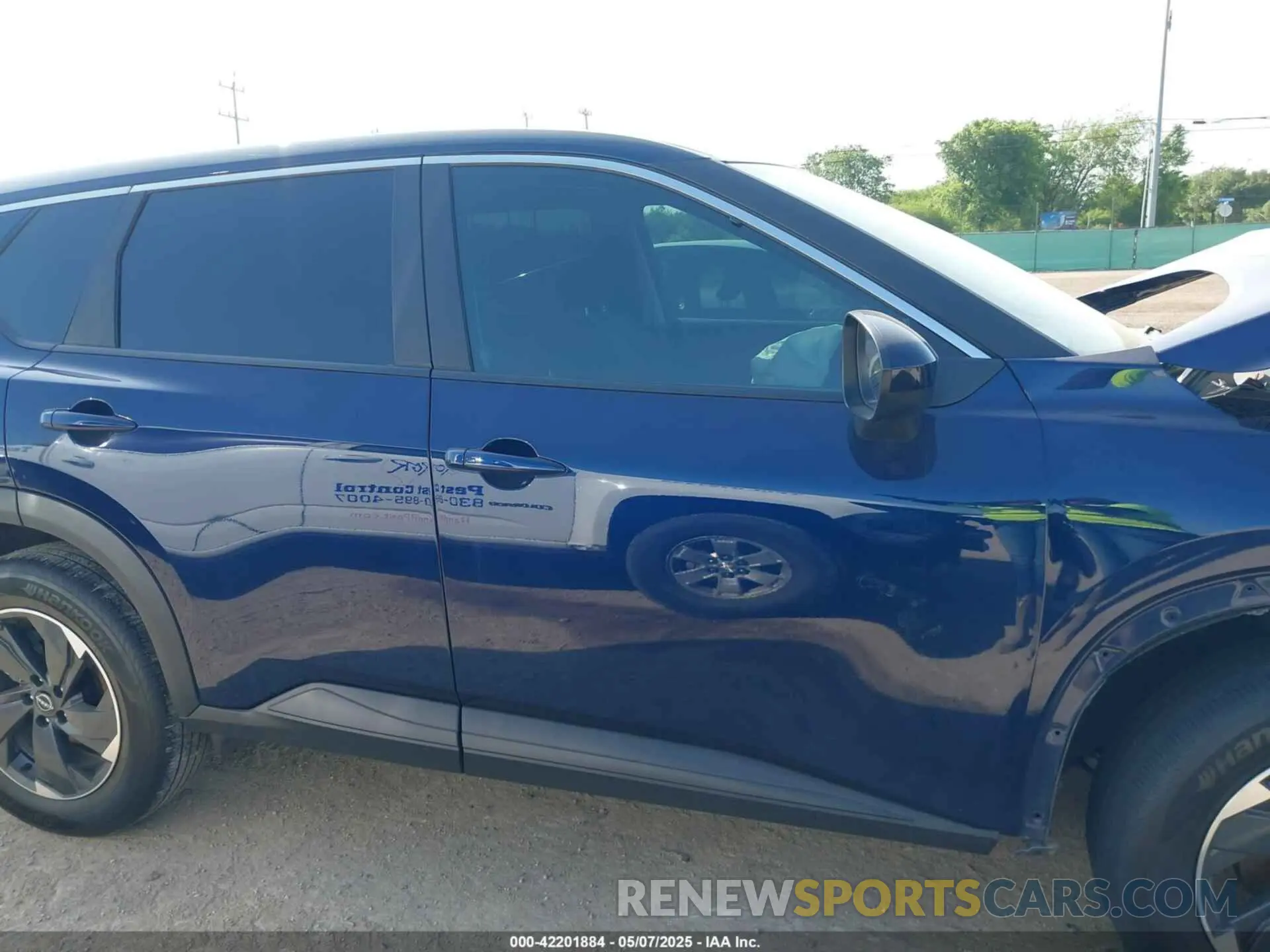14 Photograph of a damaged car 5N1BT3BB8RC690538 NISSAN ROGUE 2024