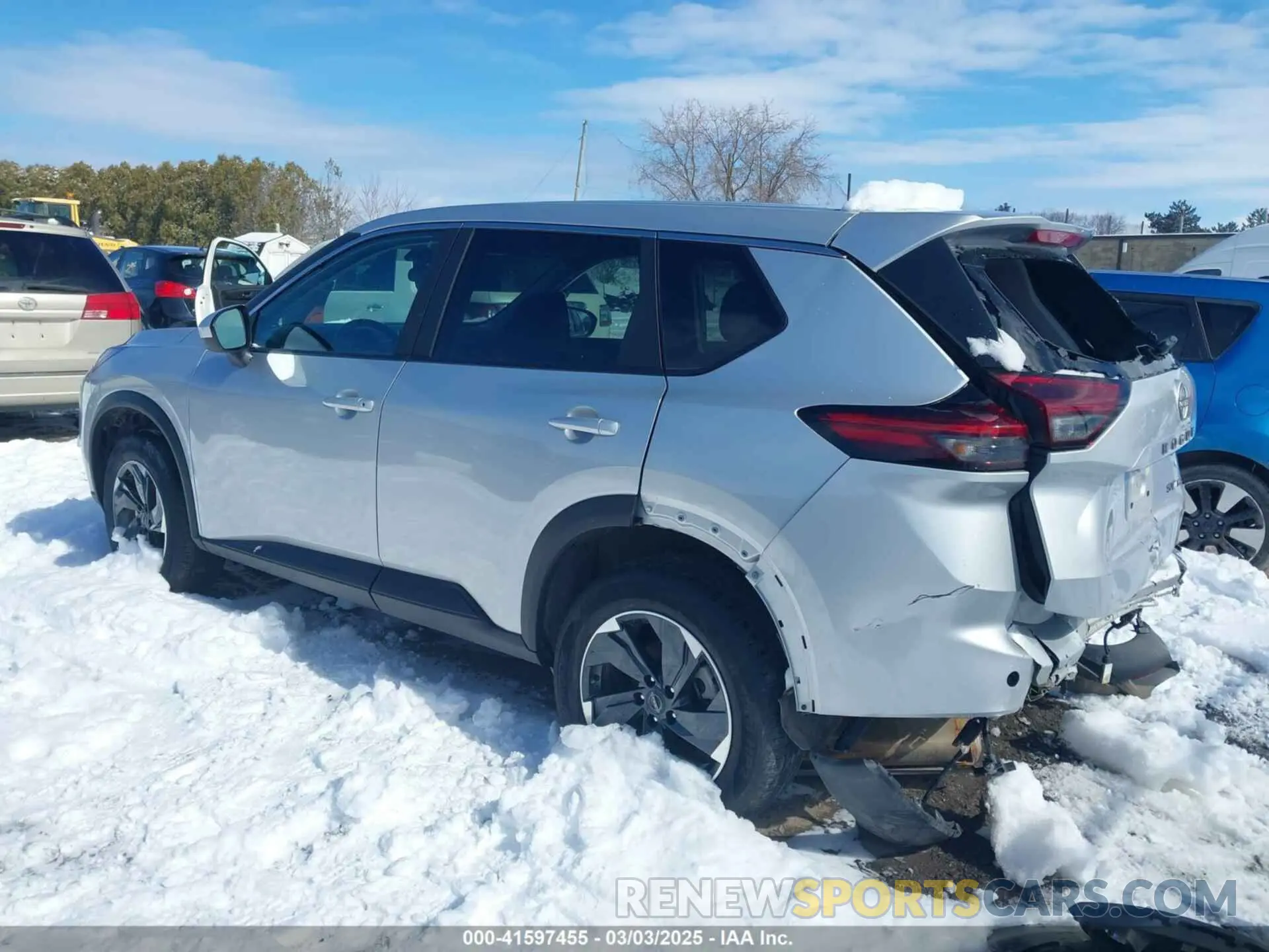 3 Photograph of a damaged car 5N1BT3BB8RC690765 NISSAN ROGUE 2024