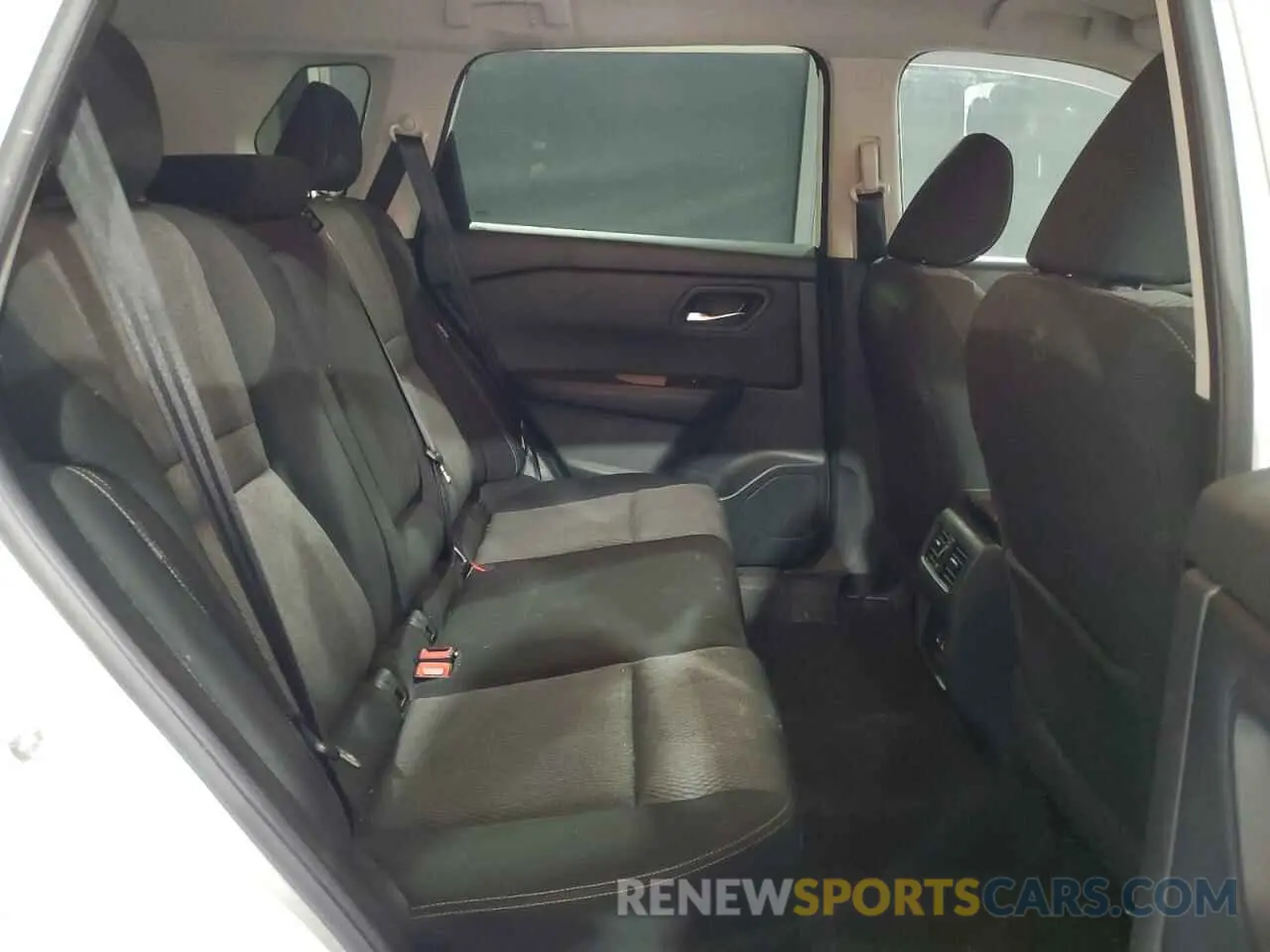 11 Photograph of a damaged car 5N1BT3BB8RC710934 NISSAN ROGUE 2024