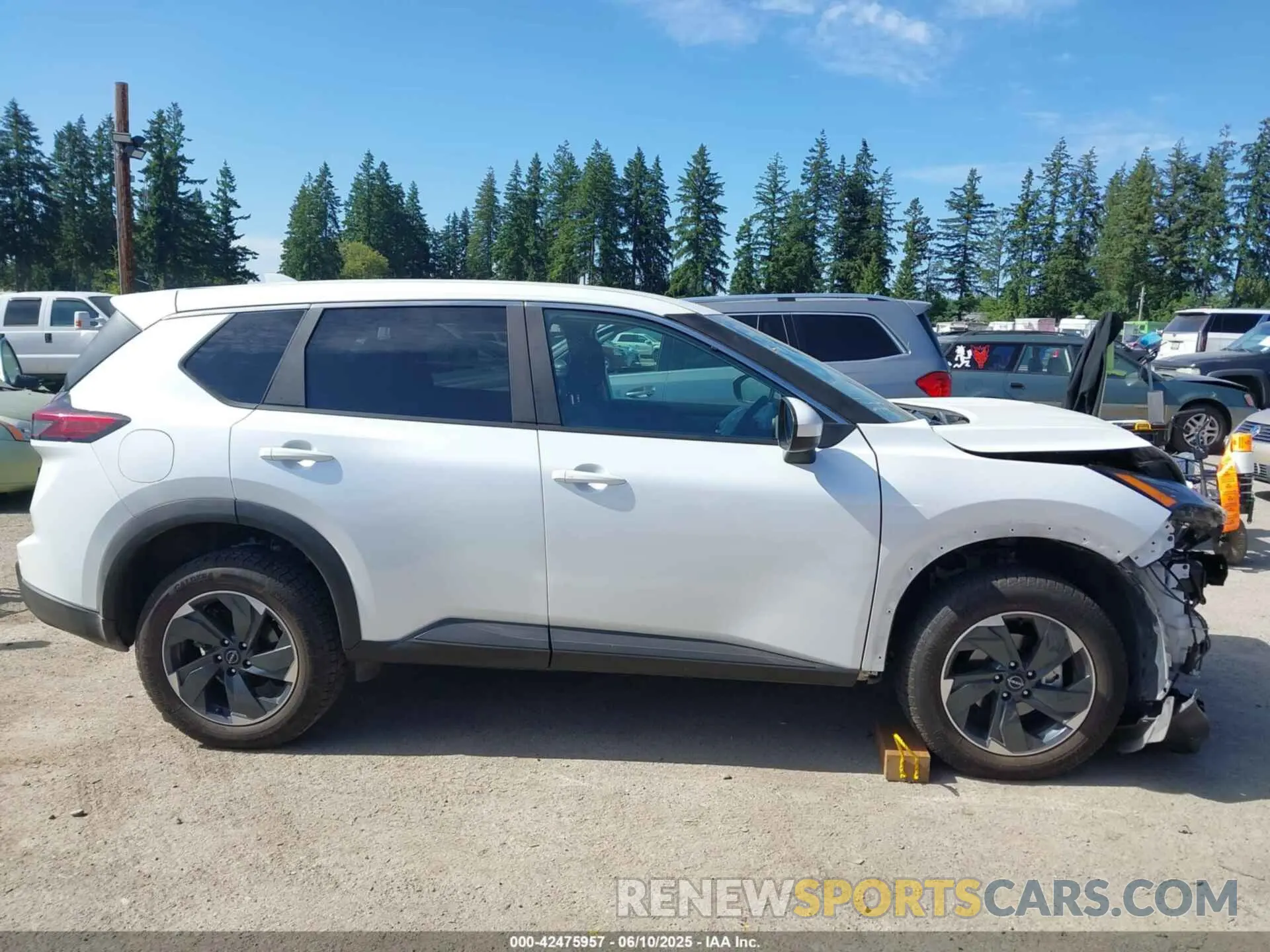 12 Photograph of a damaged car 5N1BT3BB8RC752861 NISSAN ROGUE 2024