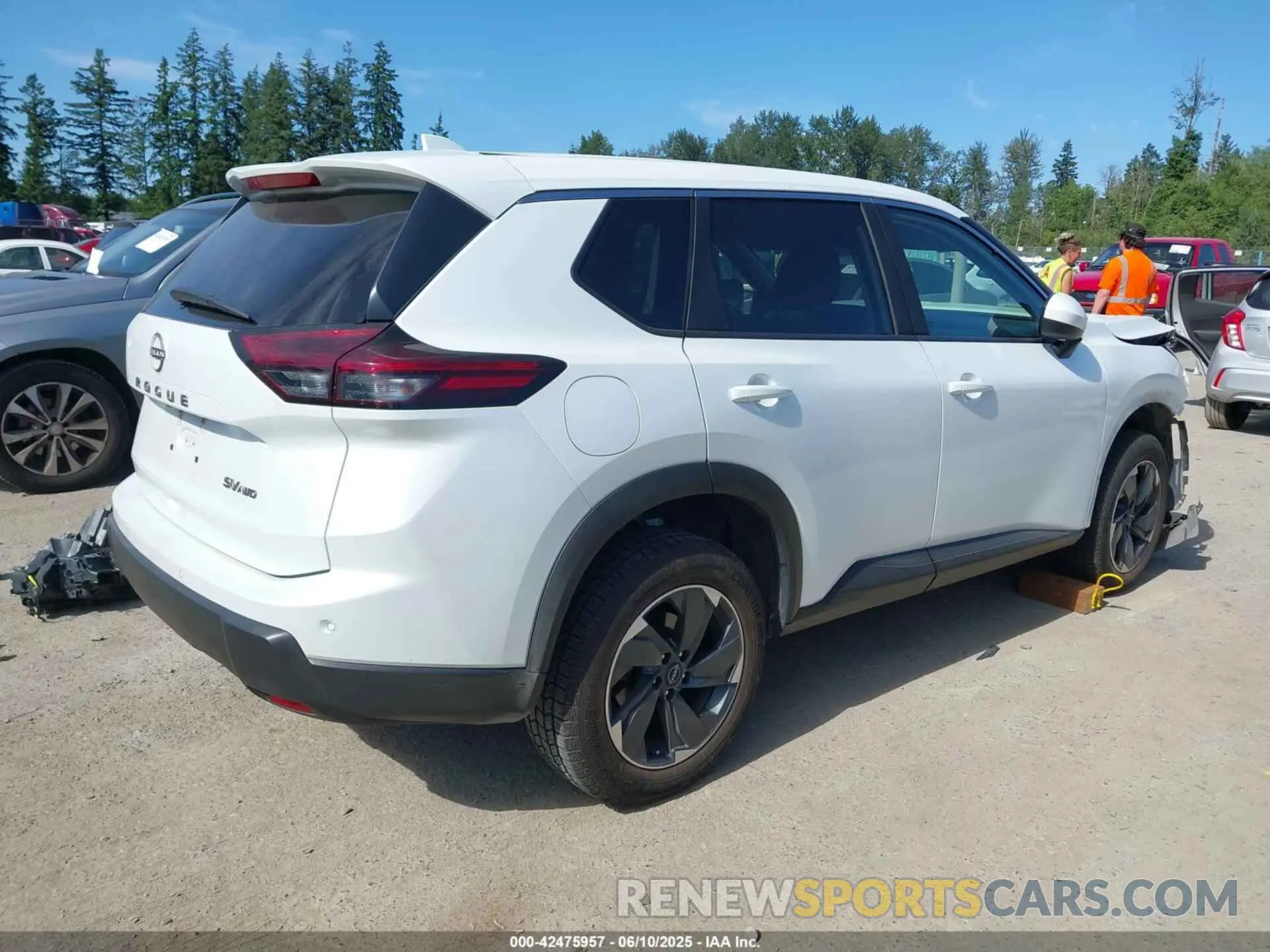 4 Photograph of a damaged car 5N1BT3BB8RC752861 NISSAN ROGUE 2024