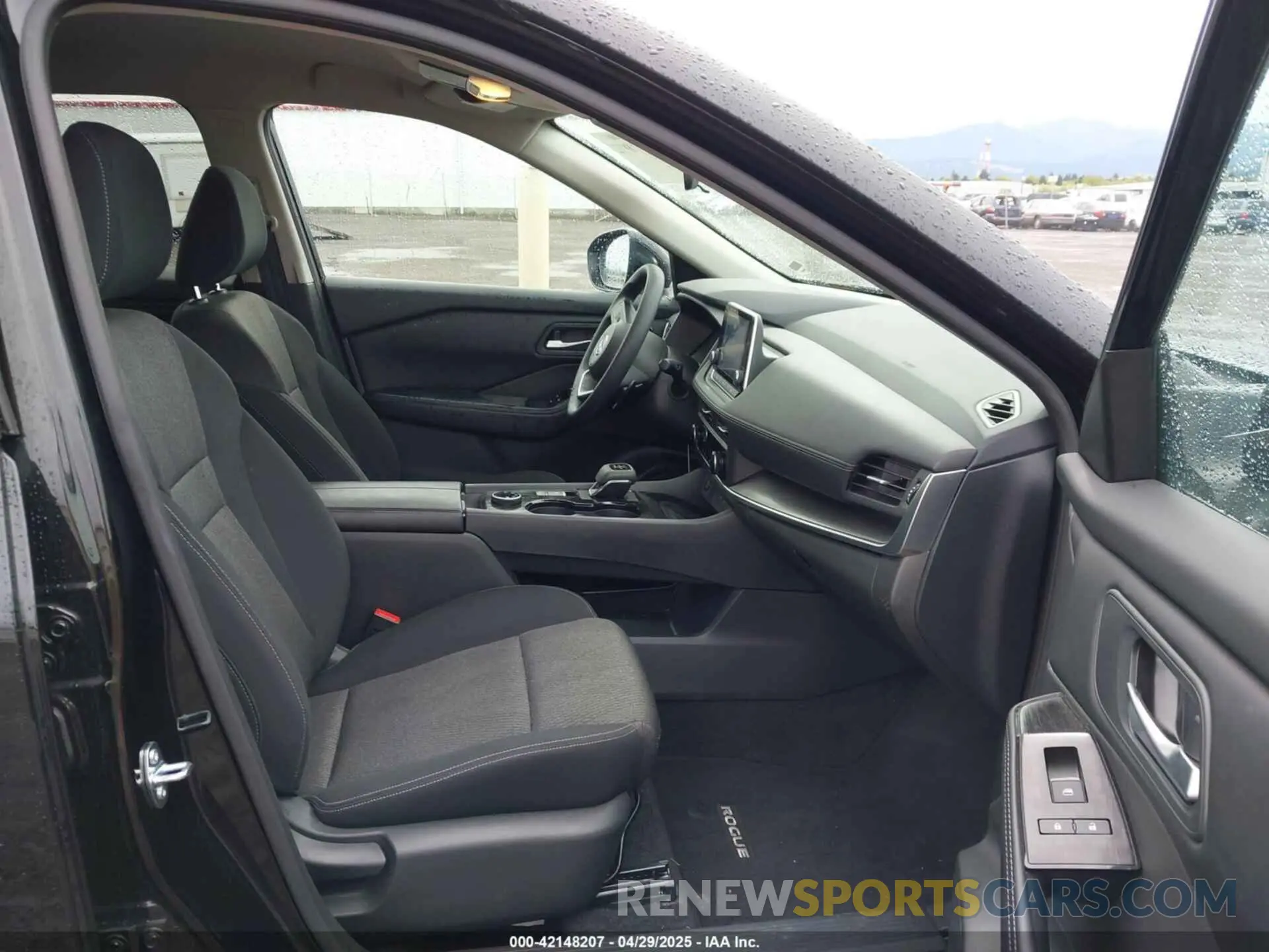 5 Photograph of a damaged car 5N1BT3BB9RC719075 NISSAN ROGUE 2024