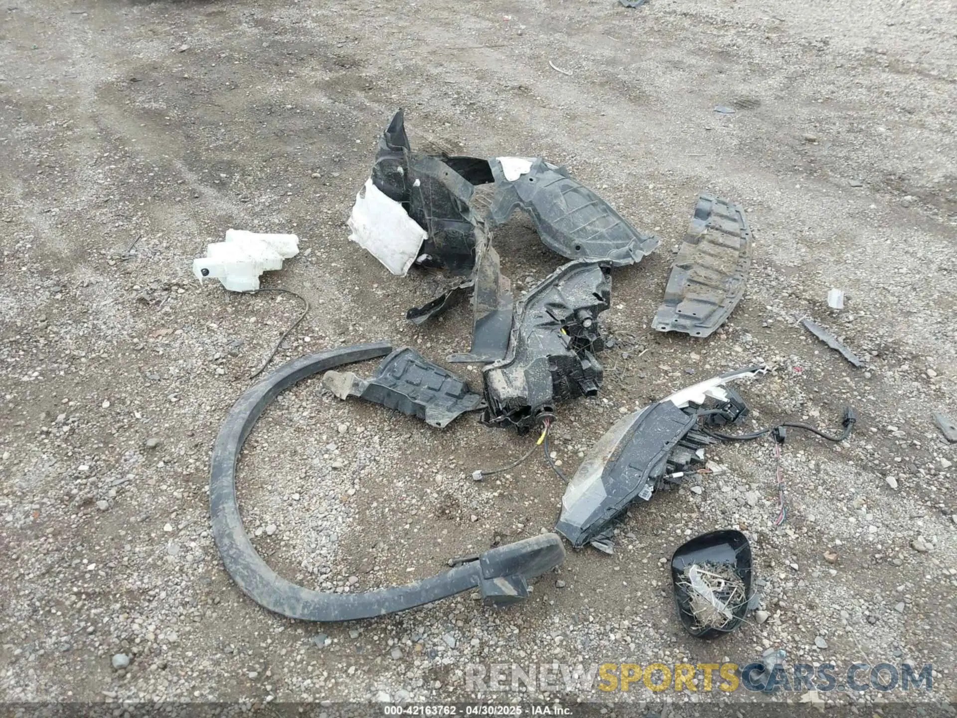 12 Photograph of a damaged car 5N1BT3BB9RC738547 NISSAN ROGUE 2024