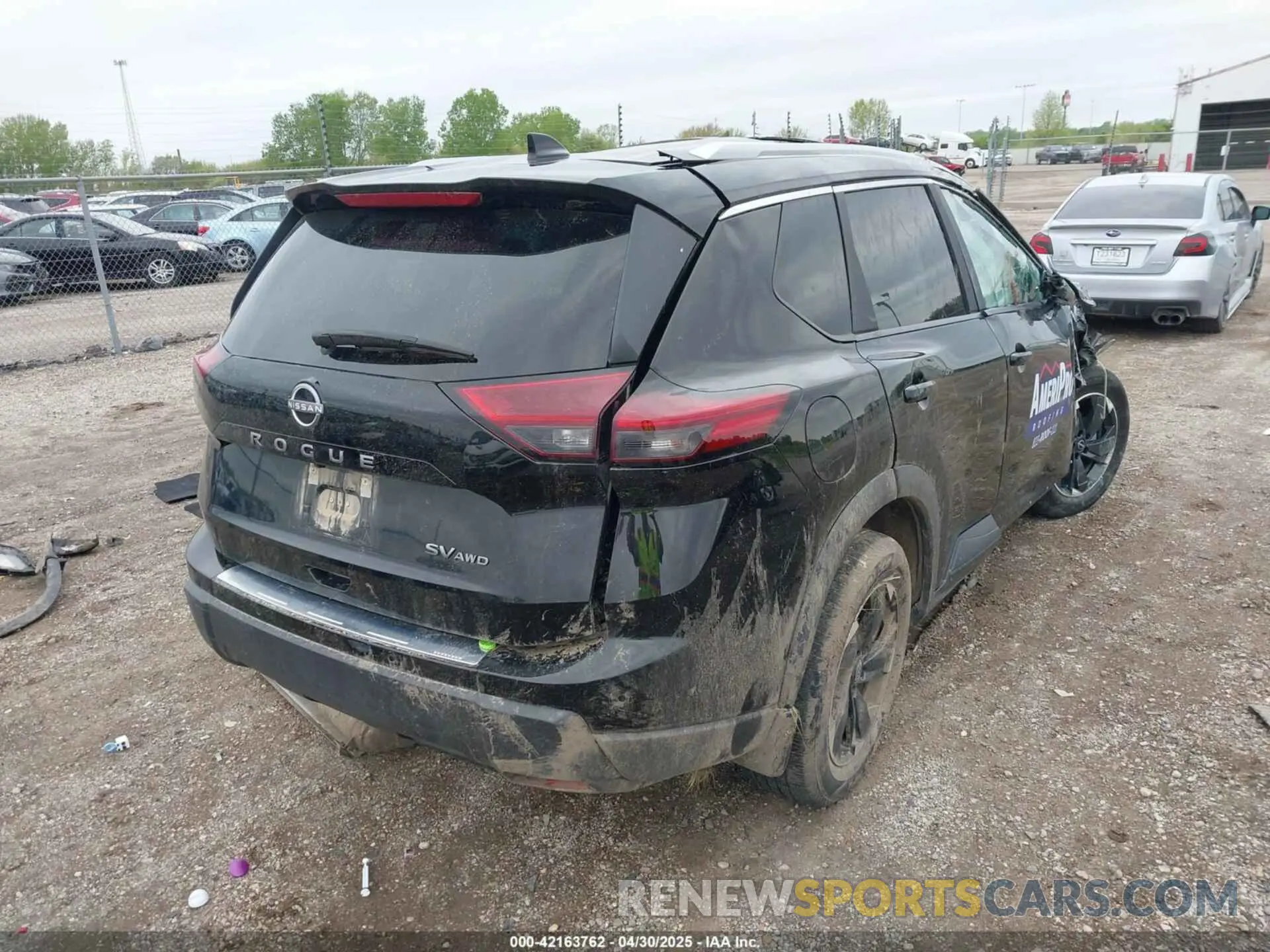 4 Photograph of a damaged car 5N1BT3BB9RC738547 NISSAN ROGUE 2024