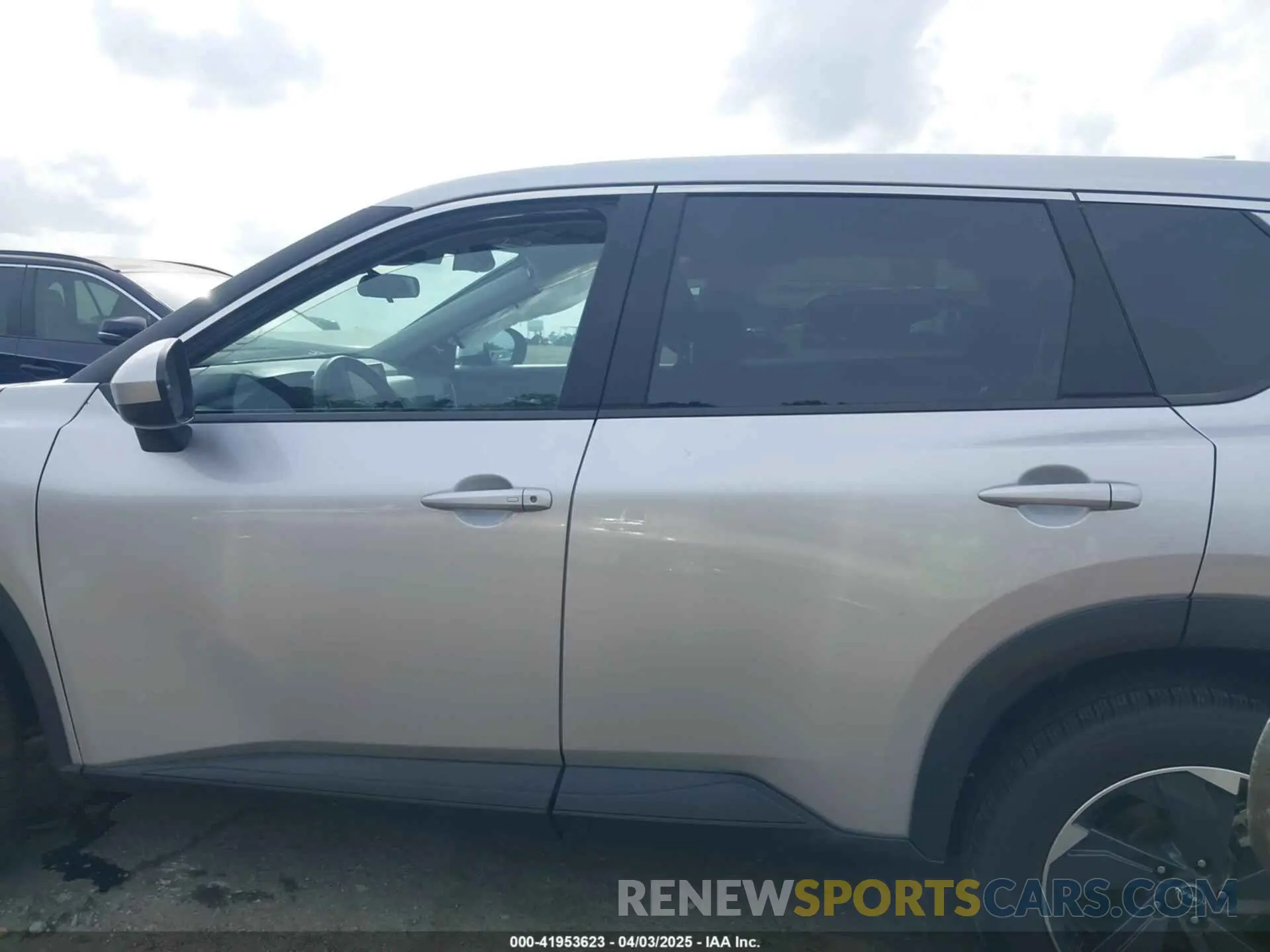 14 Photograph of a damaged car 5N1BT3BBXRC703337 NISSAN ROGUE 2024