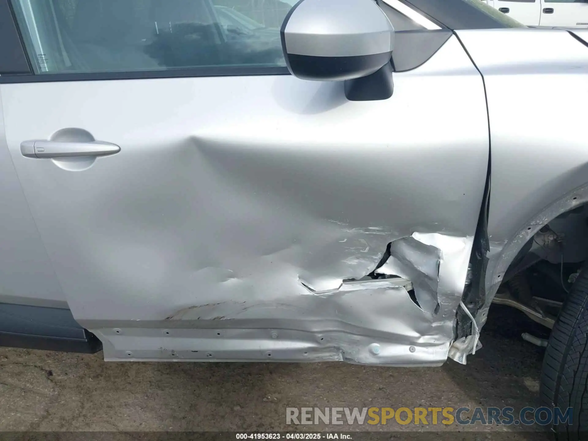18 Photograph of a damaged car 5N1BT3BBXRC703337 NISSAN ROGUE 2024