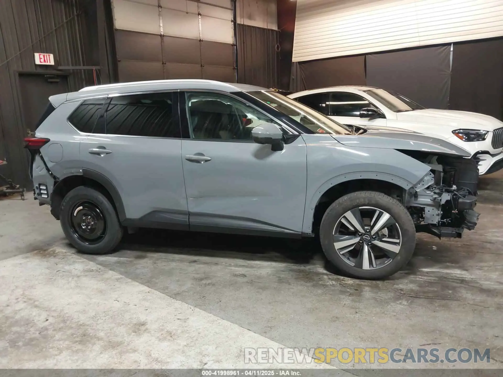 14 Photograph of a damaged car 5N1BT3CB7RC685572 NISSAN ROGUE 2024