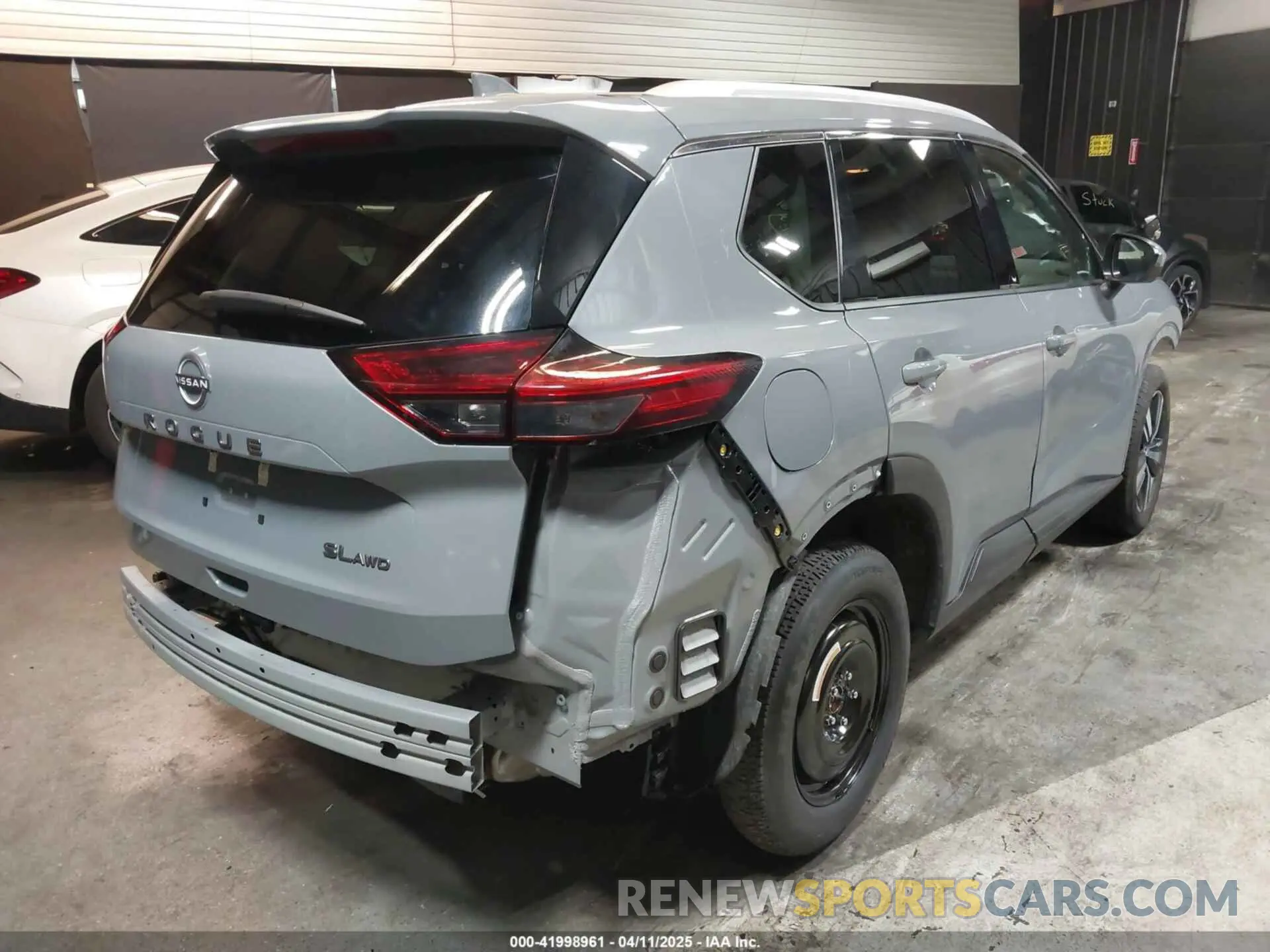 4 Photograph of a damaged car 5N1BT3CB7RC685572 NISSAN ROGUE 2024