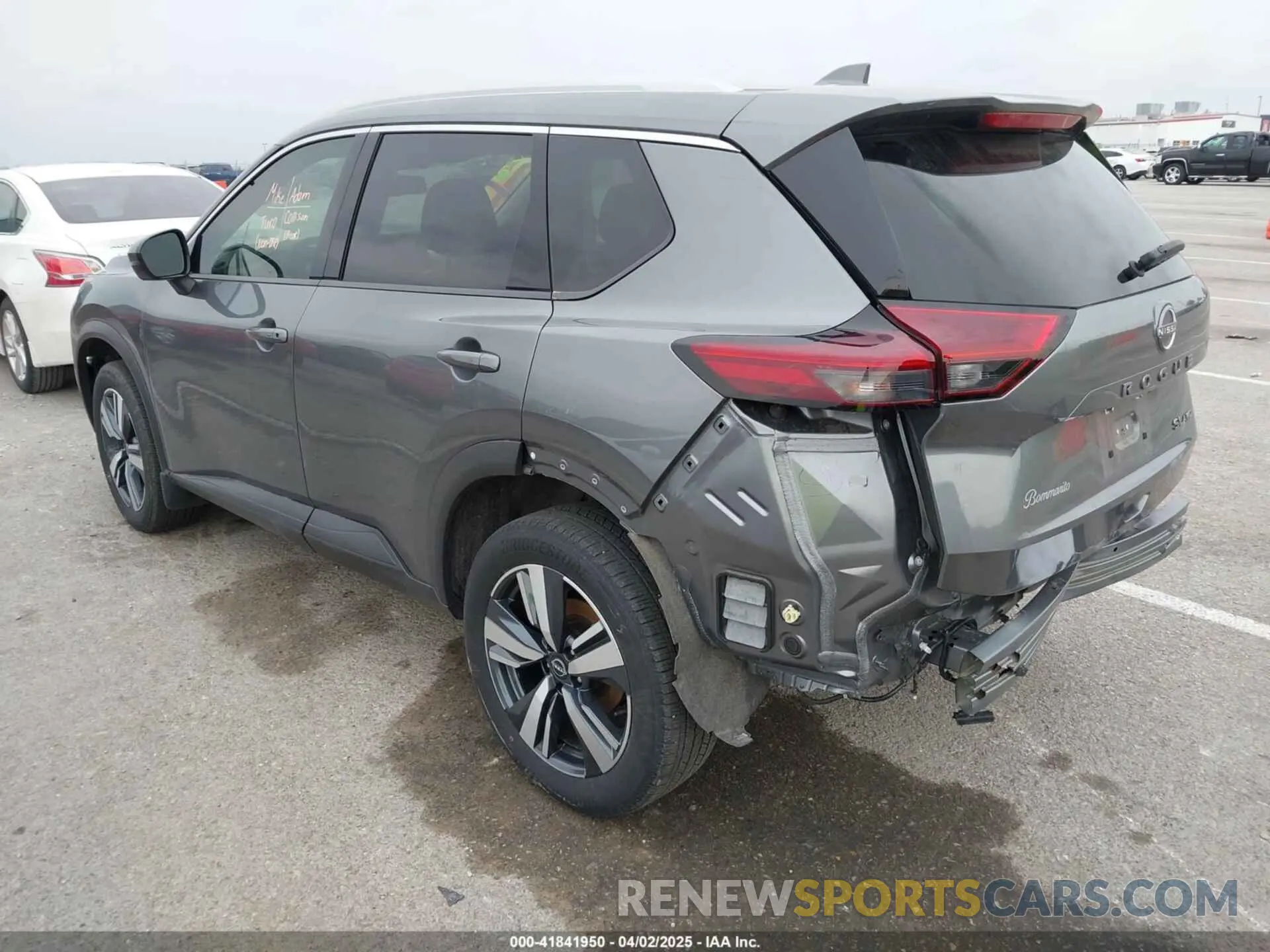 3 Photograph of a damaged car 5N1BT3CB8RC720197 NISSAN ROGUE 2024