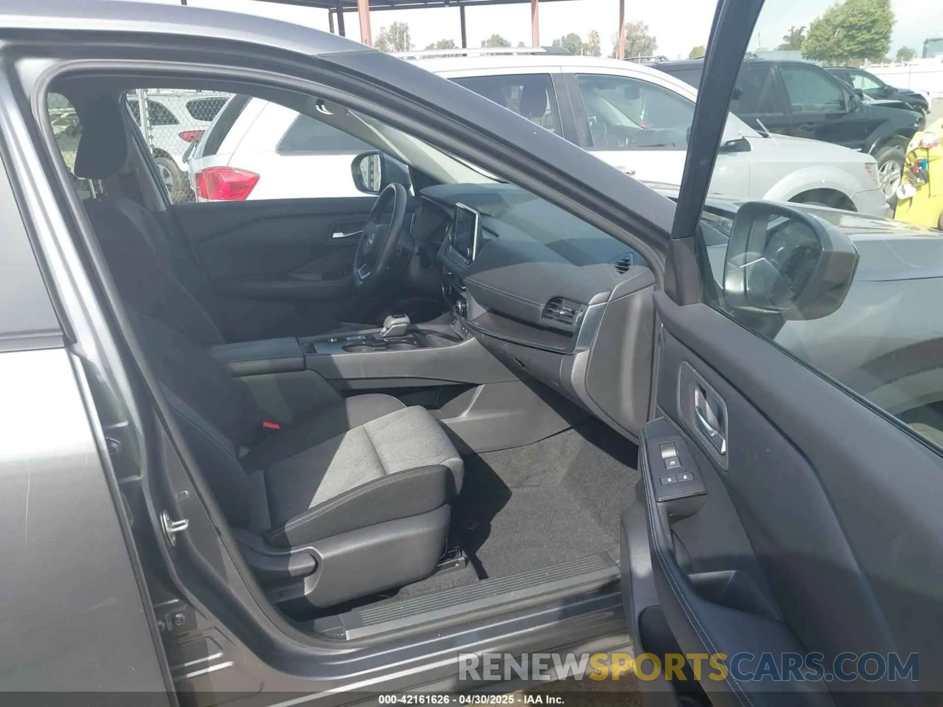 5 Photograph of a damaged car JN8BT3BA3RW005571 NISSAN ROGUE 2024