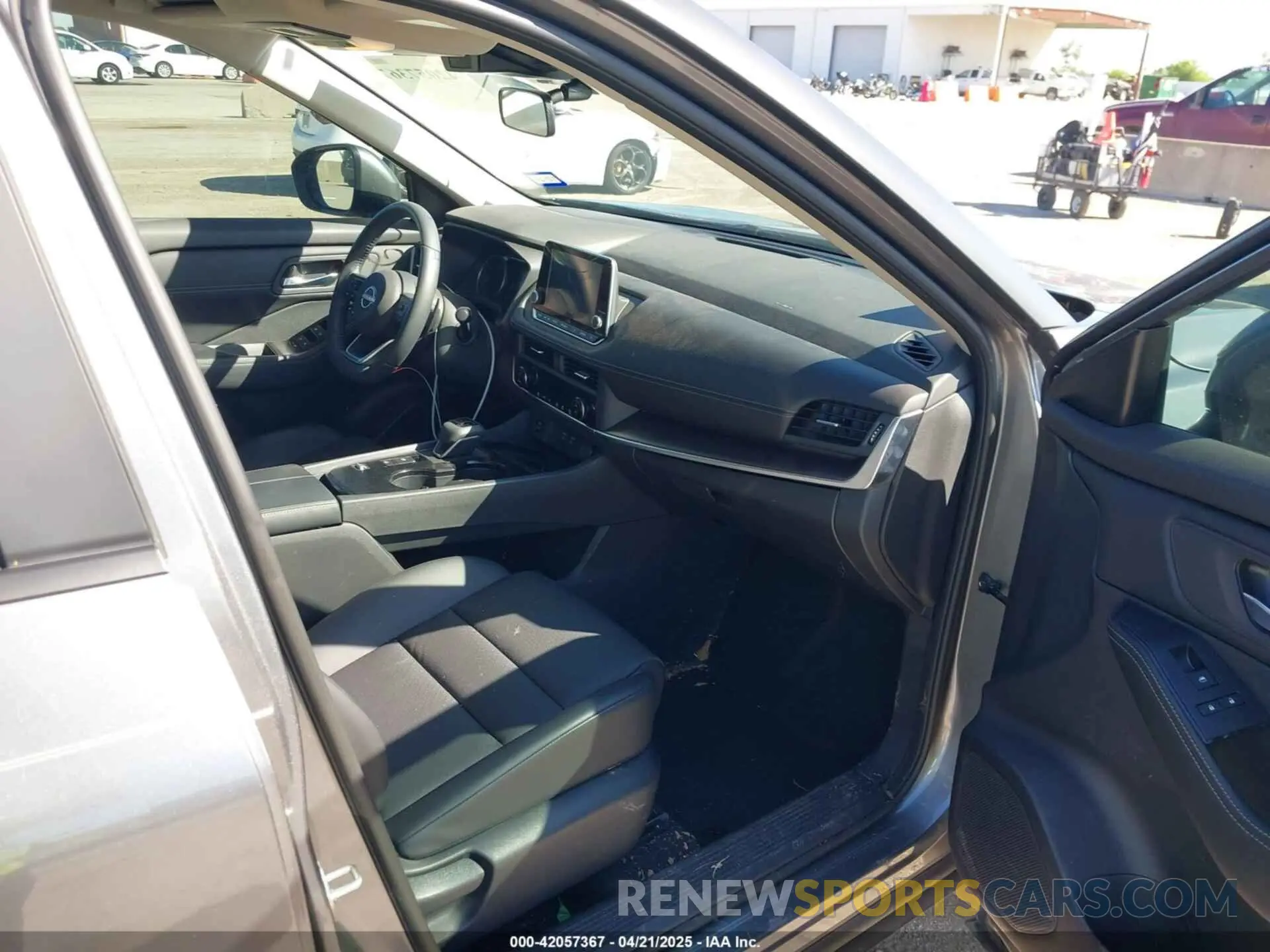 5 Photograph of a damaged car JN8BT3BA4RW362628 NISSAN ROGUE 2024
