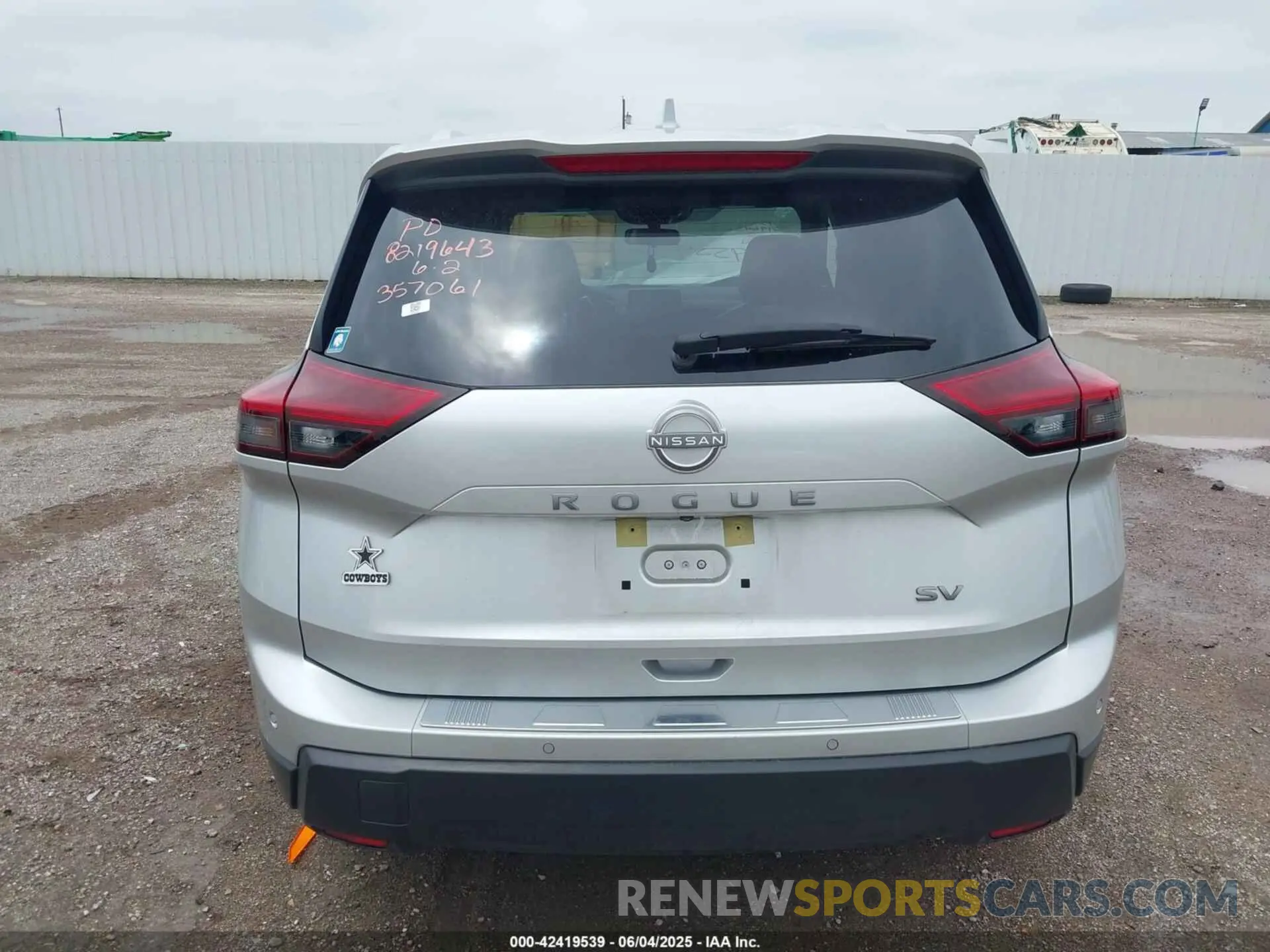 17 Photograph of a damaged car JN8BT3BA8RW357061 NISSAN ROGUE 2024