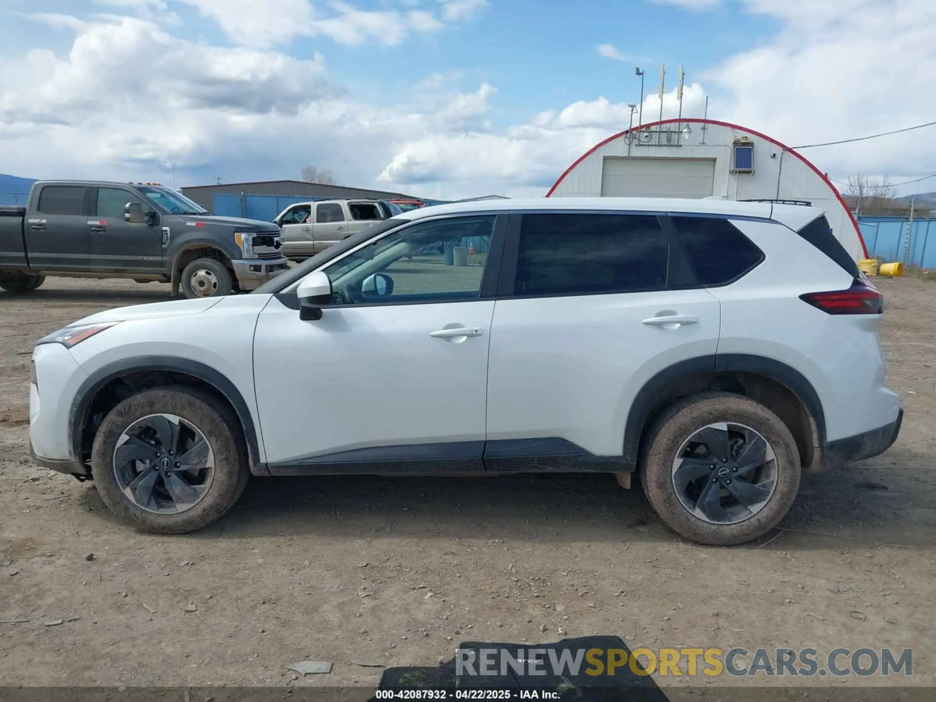 14 Photograph of a damaged car JN8BT3BB1RW184167 NISSAN ROGUE 2024