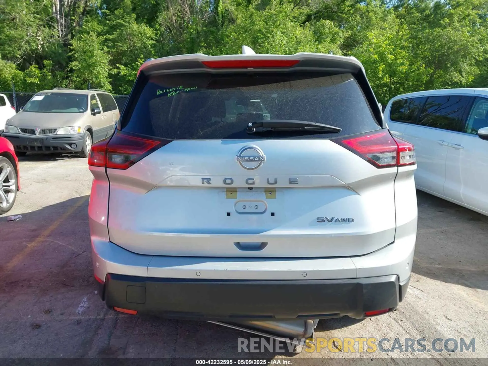 17 Photograph of a damaged car JN8BT3BB5RW425437 NISSAN ROGUE 2024