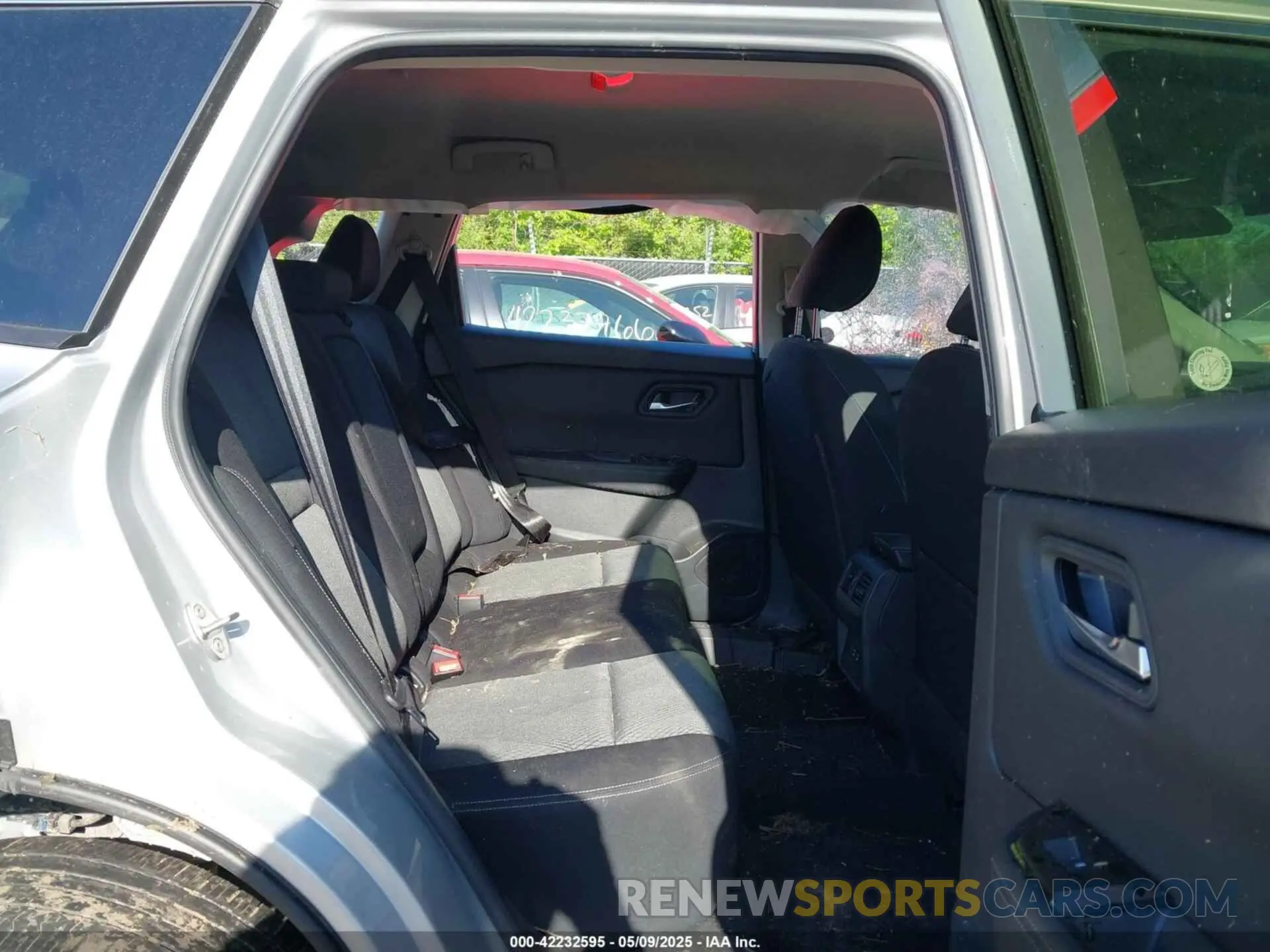 8 Photograph of a damaged car JN8BT3BB5RW425437 NISSAN ROGUE 2024
