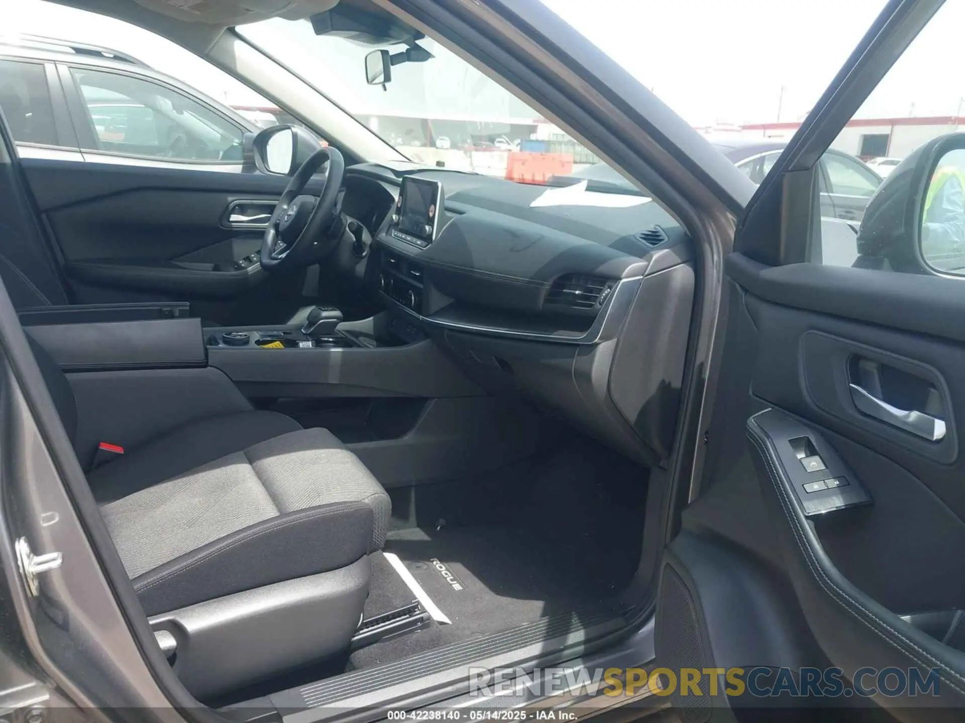 5 Photograph of a damaged car JN8BT3BB5RW431772 NISSAN ROGUE 2024