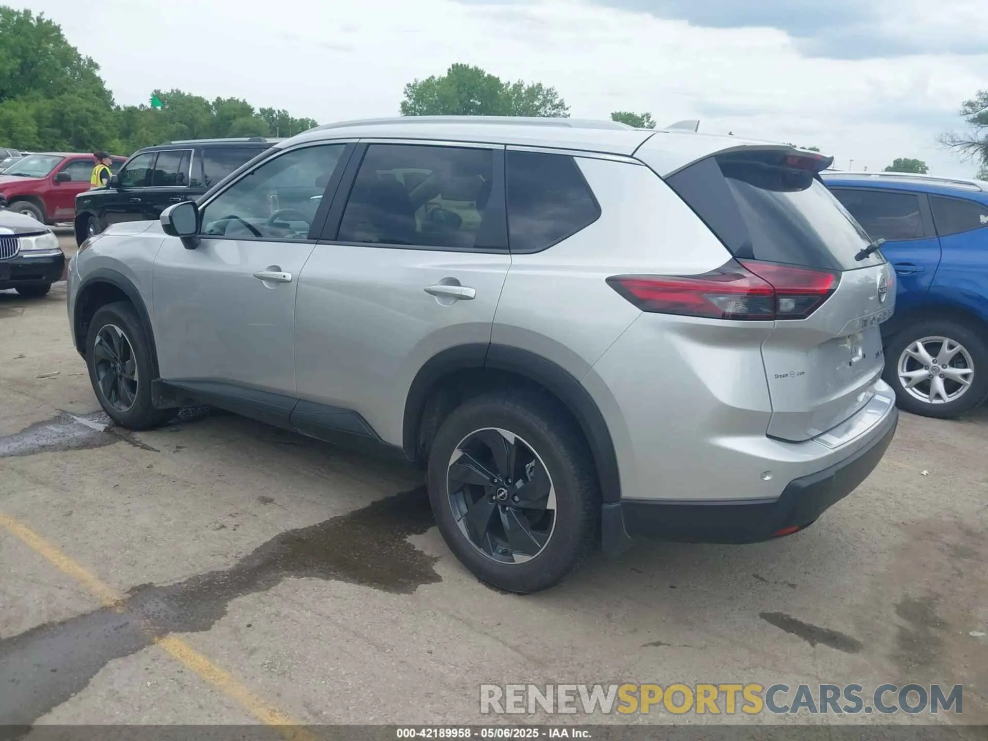 3 Photograph of a damaged car JN8BT3BB7RW434916 NISSAN ROGUE 2024