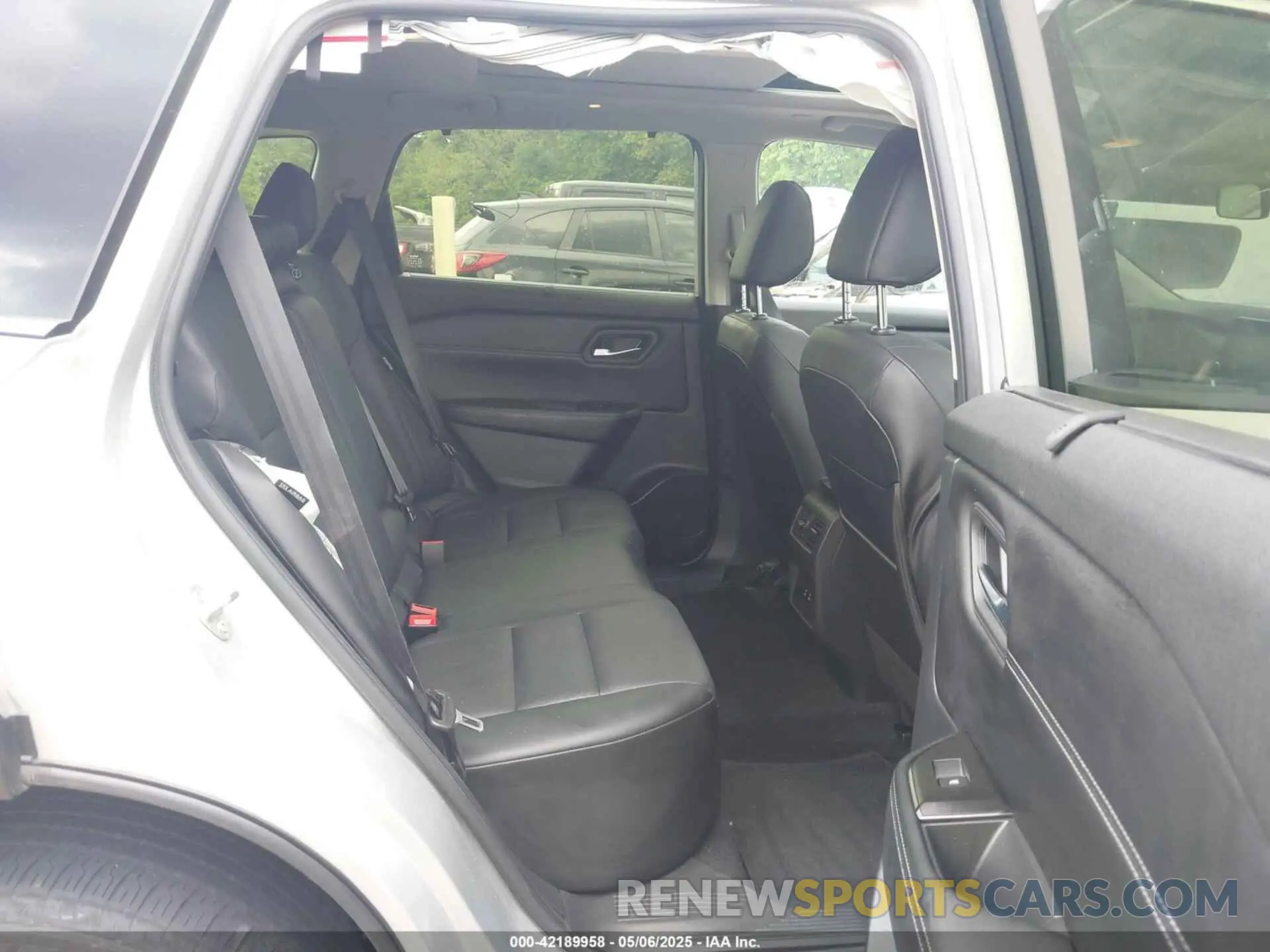 8 Photograph of a damaged car JN8BT3BB7RW434916 NISSAN ROGUE 2024