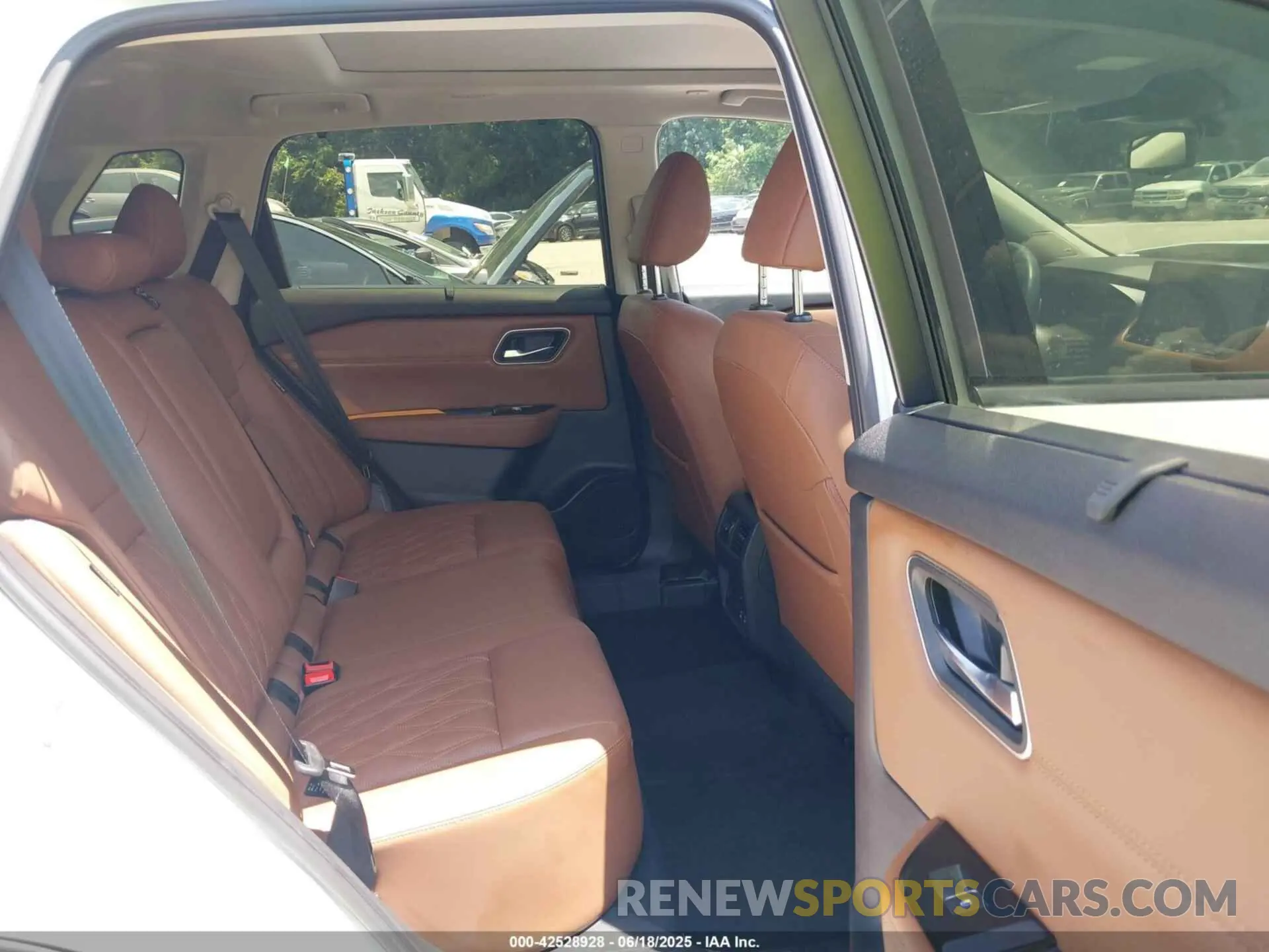 8 Photograph of a damaged car JN8BT3DD0RW252182 NISSAN ROGUE 2024