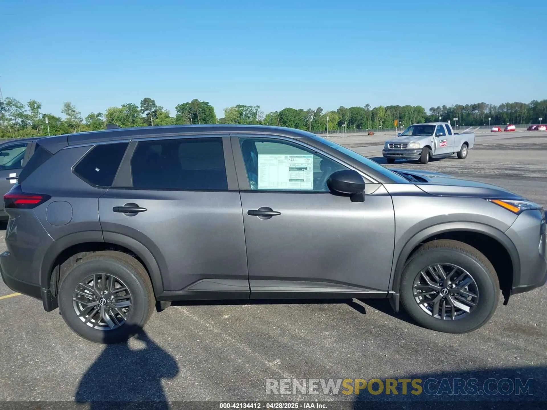 13 Photograph of a damaged car 5N1BT3AA0SC849115 NISSAN ROGUE 2025