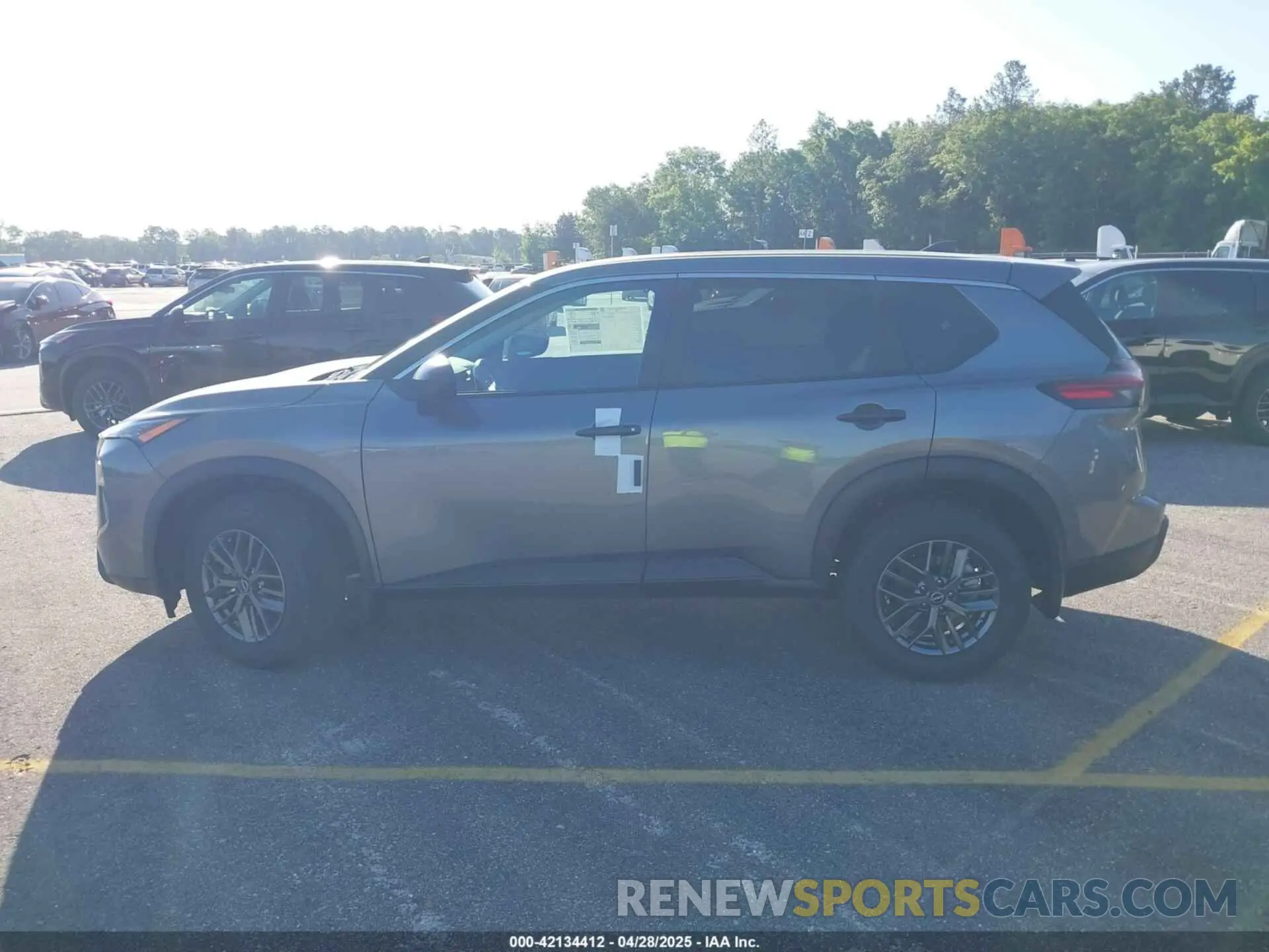 14 Photograph of a damaged car 5N1BT3AA0SC849115 NISSAN ROGUE 2025
