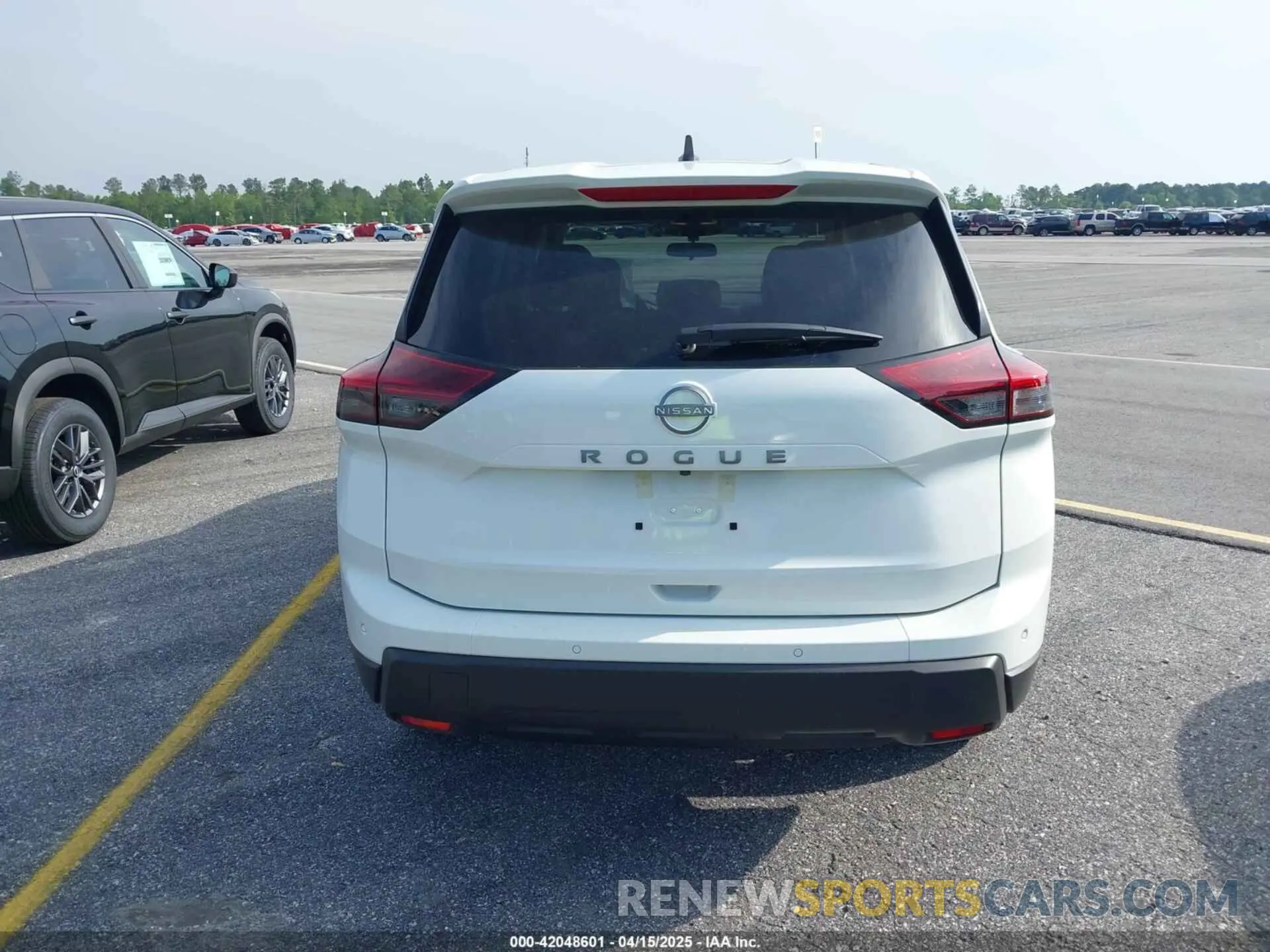 16 Photograph of a damaged car 5N1BT3AA1SC846157 NISSAN ROGUE 2025