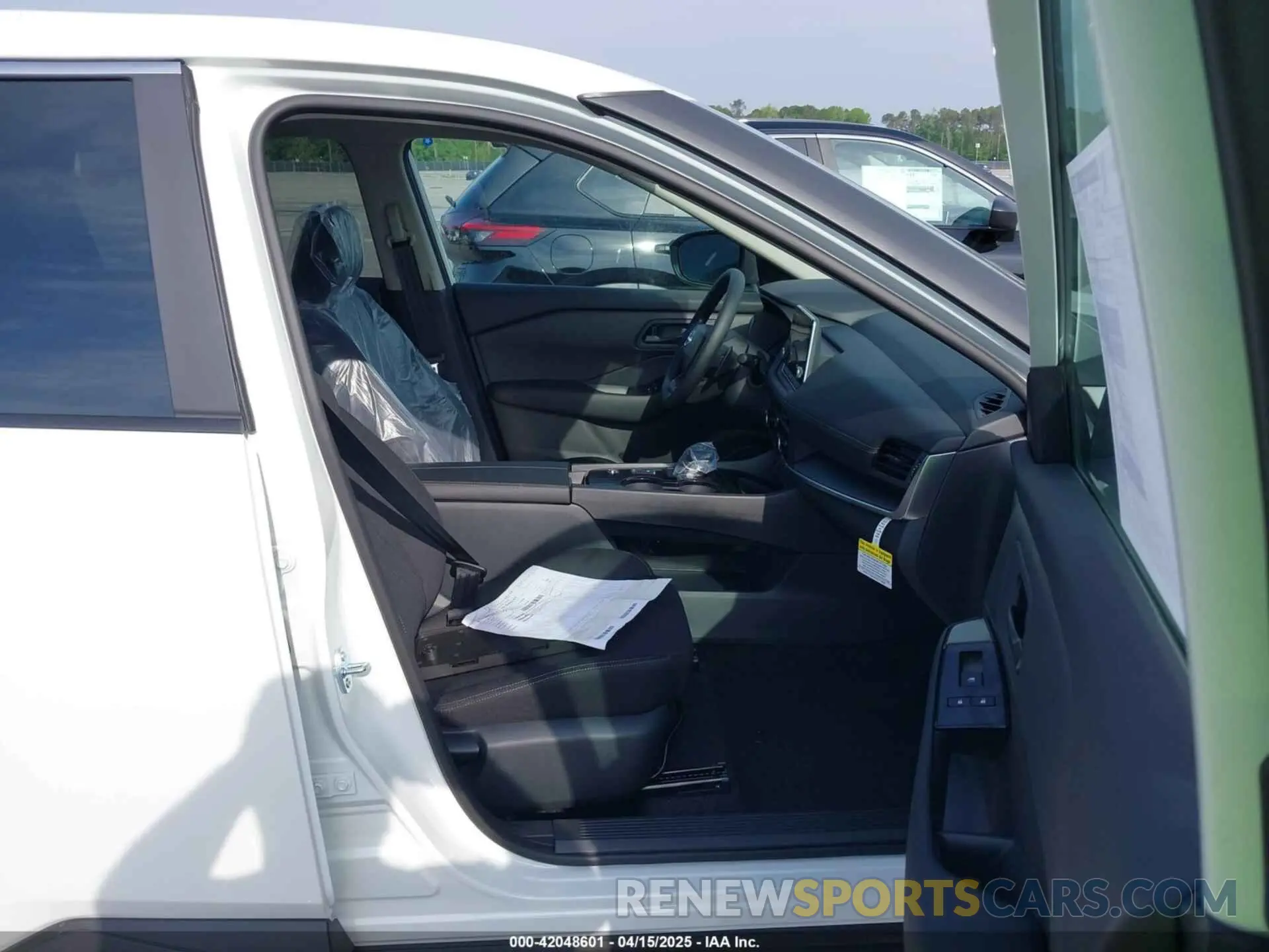 5 Photograph of a damaged car 5N1BT3AA1SC846157 NISSAN ROGUE 2025