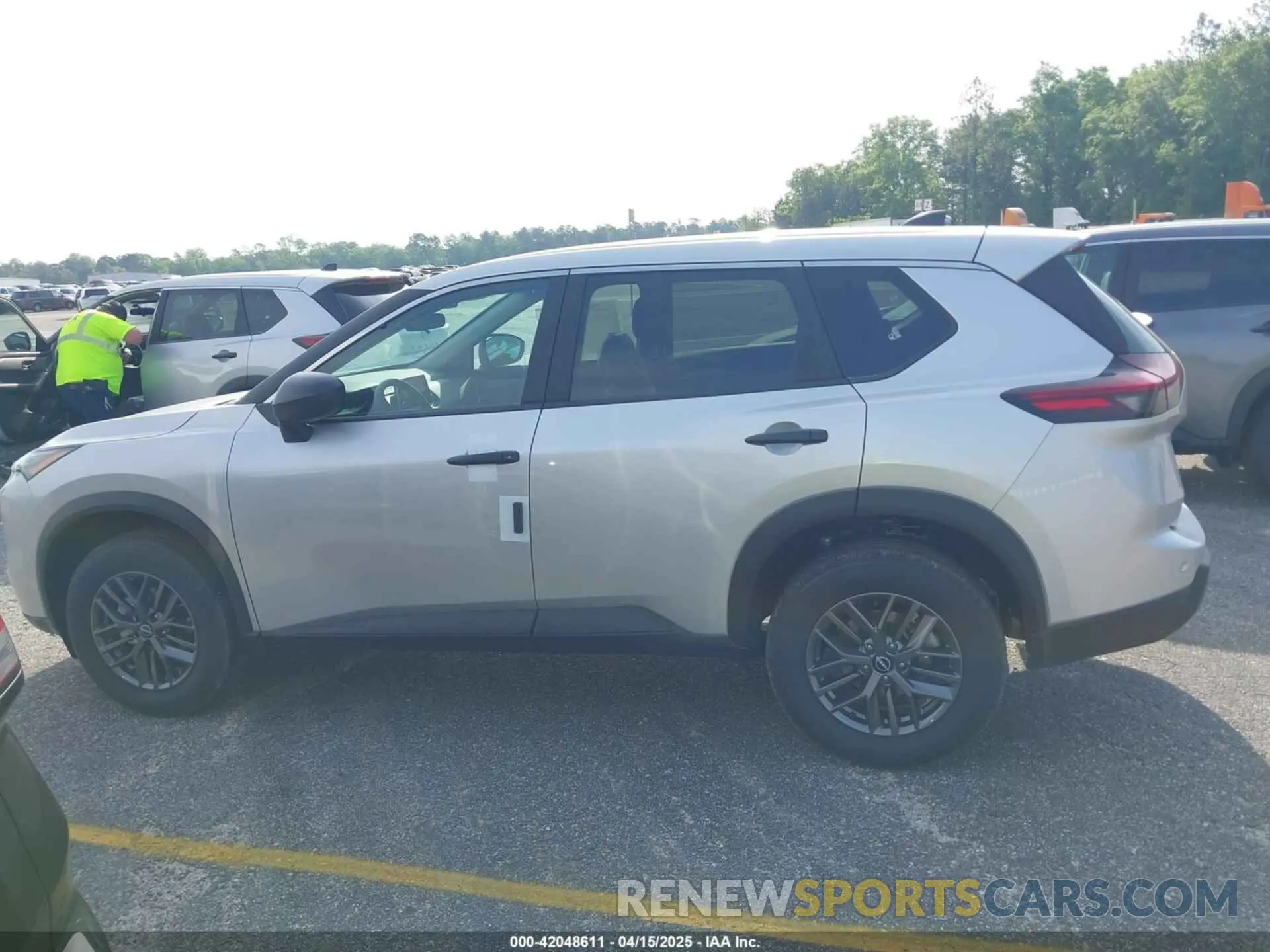 14 Photograph of a damaged car 5N1BT3AA4SC845973 NISSAN ROGUE 2025