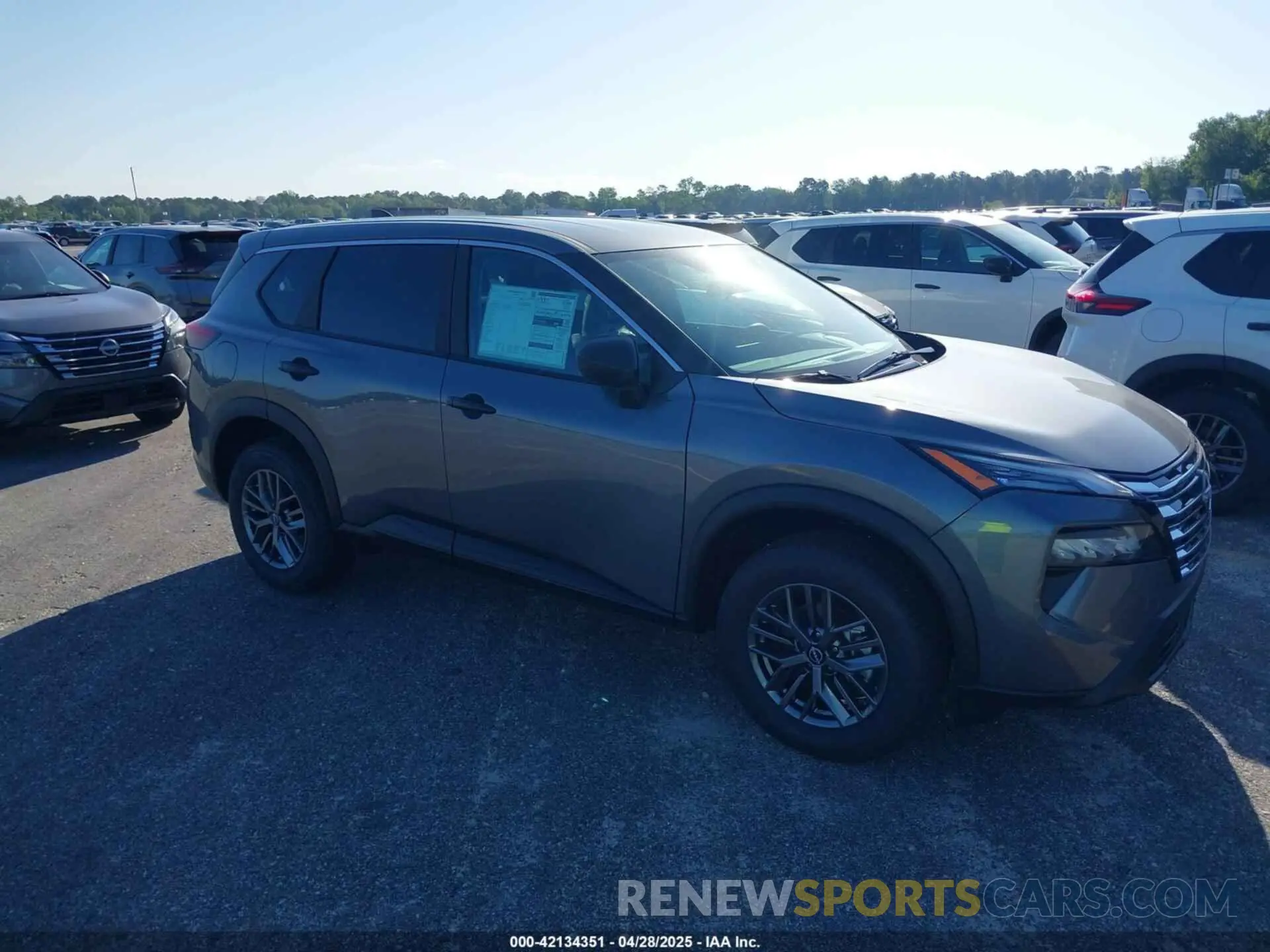 1 Photograph of a damaged car 5N1BT3AA6SC850172 NISSAN ROGUE 2025