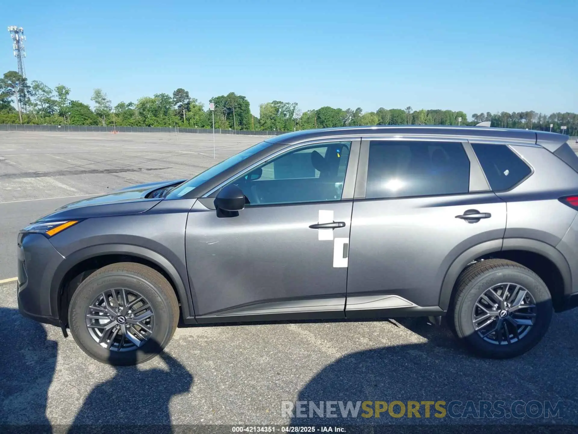 14 Photograph of a damaged car 5N1BT3AA6SC850172 NISSAN ROGUE 2025