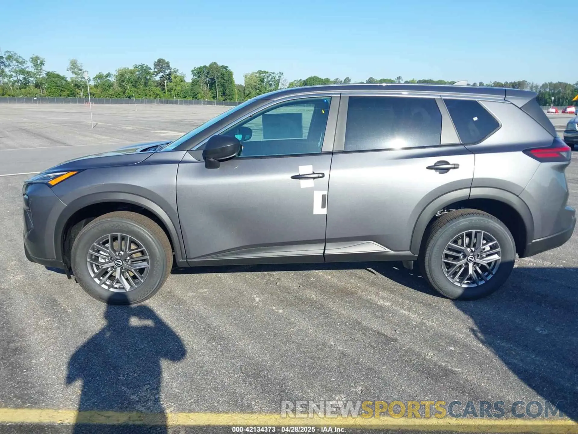 14 Photograph of a damaged car 5N1BT3AA9SC850408 NISSAN ROGUE 2025