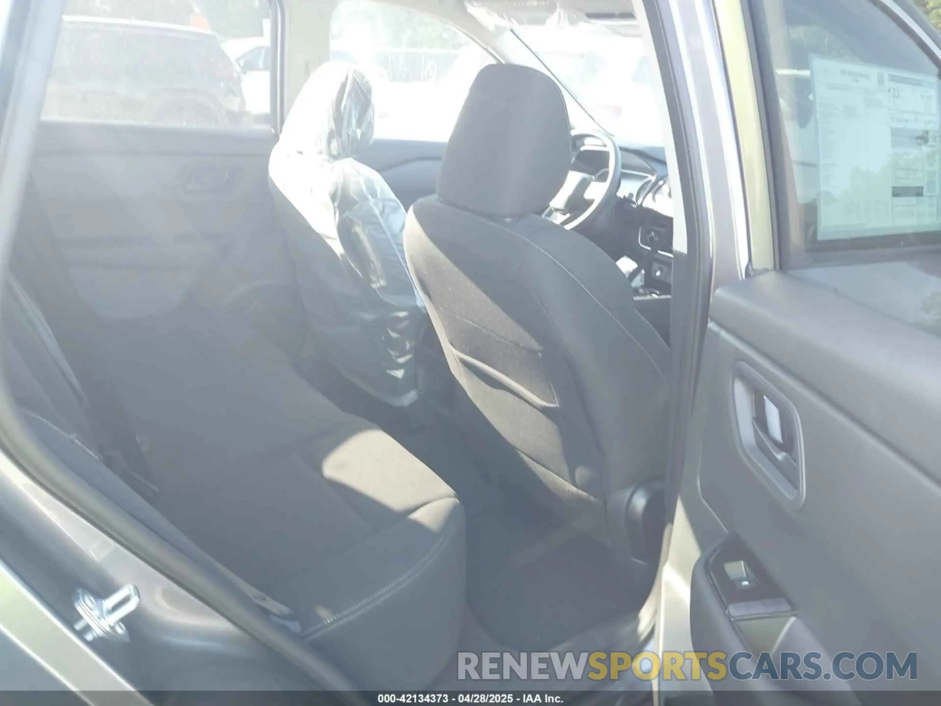 8 Photograph of a damaged car 5N1BT3AA9SC850408 NISSAN ROGUE 2025