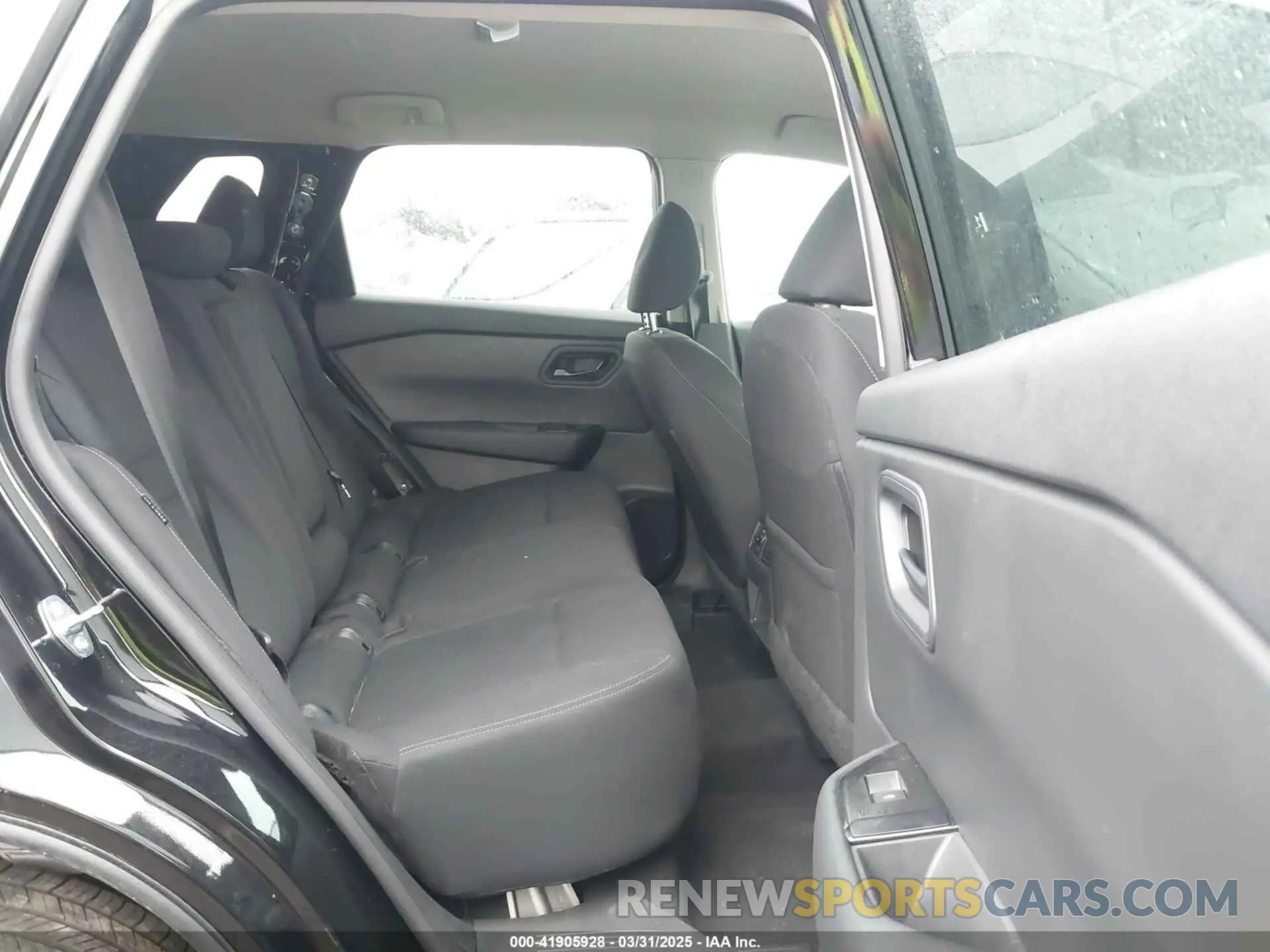 8 Photograph of a damaged car 5N1BT3ABXSC765294 NISSAN ROGUE 2025